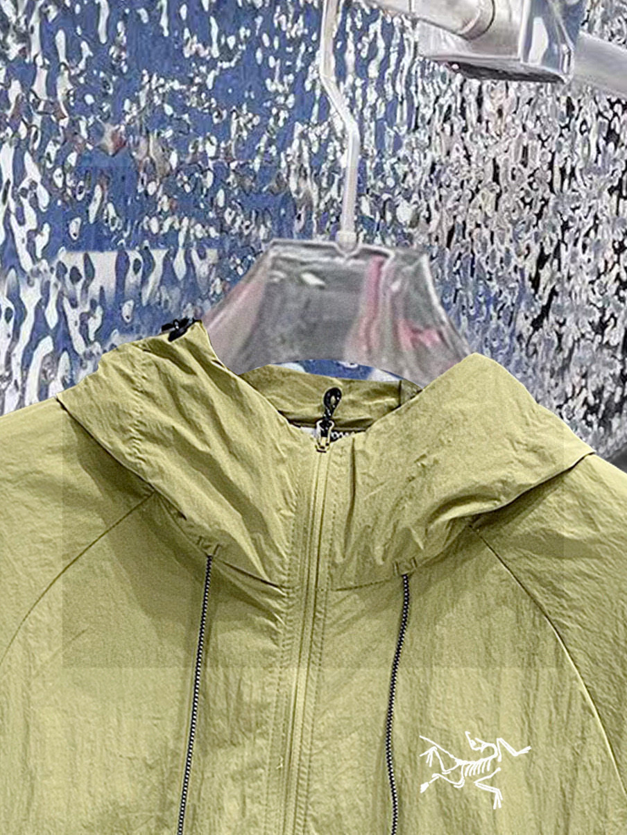 始祖鸟 官网同款防晒轻薄风壳防晒衣皮肤衣 炎热而多变的天气冒险活动时穿着。squamish连采用tyon