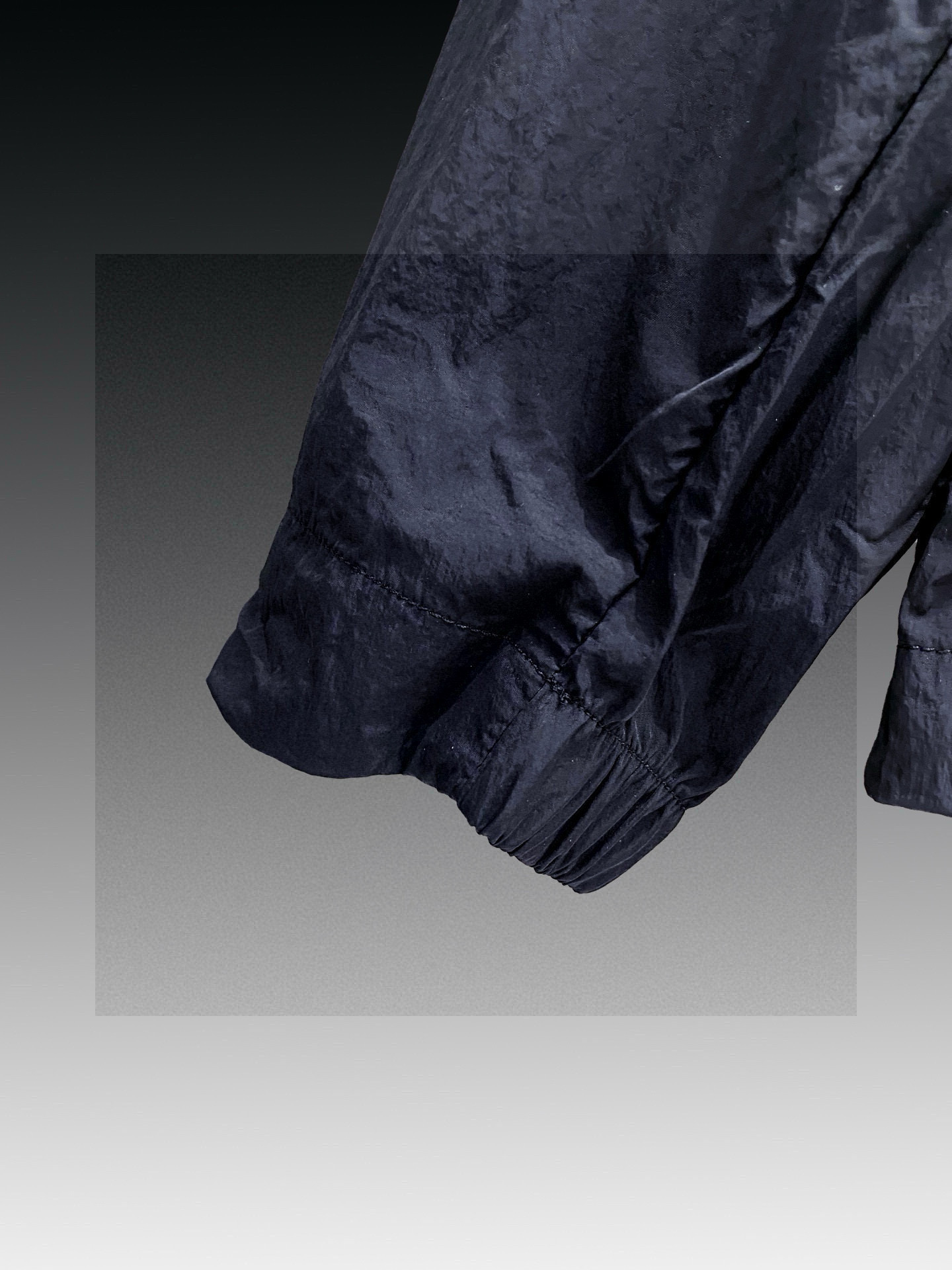 始祖鸟 官网同款防晒轻薄风壳防晒衣皮肤衣 炎热而多变的天气冒险活动时穿着。squamish连采用tyon