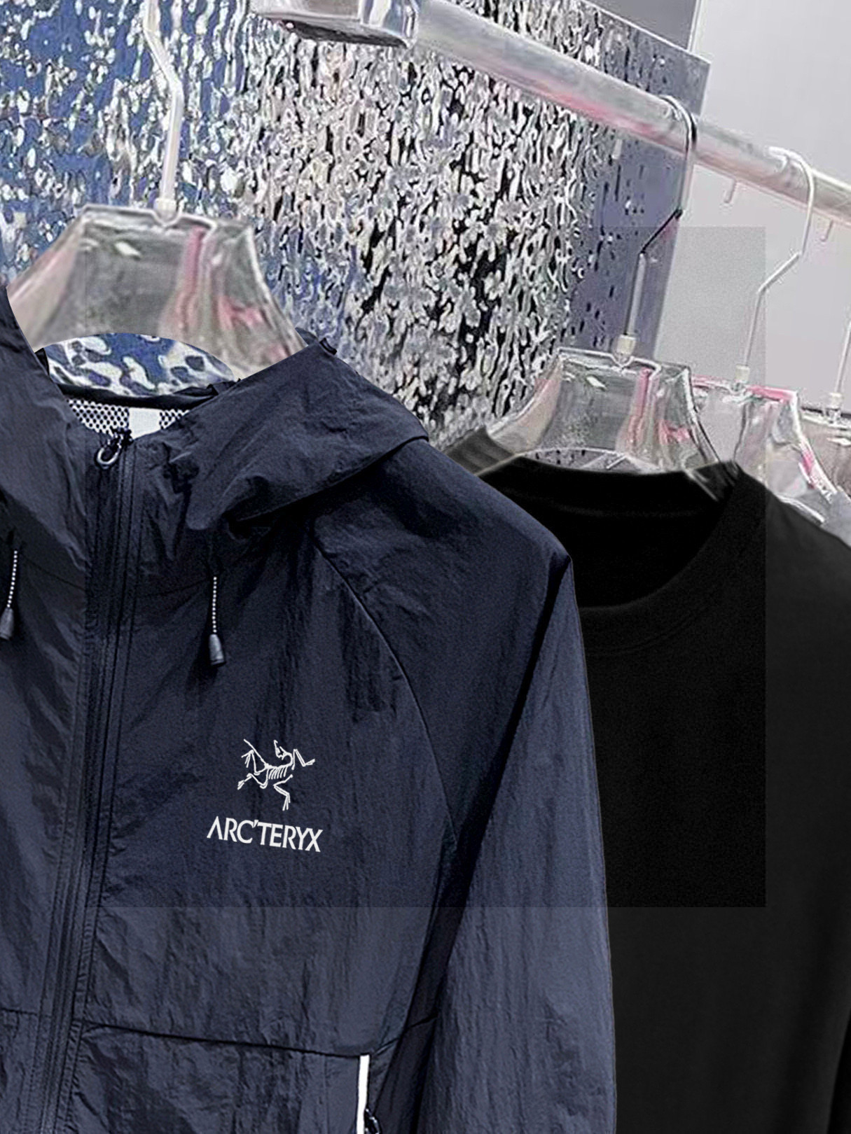 始祖鸟 官网同款防晒轻薄风壳防晒衣皮肤衣 炎热而多变的天气冒险活动时穿着。squamish连采用tyon