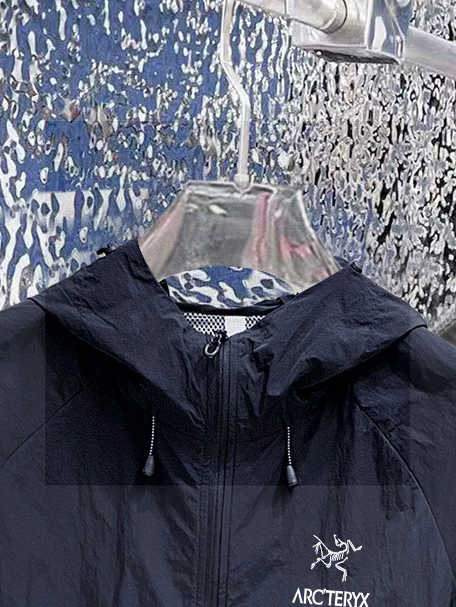 始祖鸟 官网同款防晒轻薄风壳防晒衣皮肤衣 炎热而多变的天气冒险活动时穿着。squamish连采用tyon