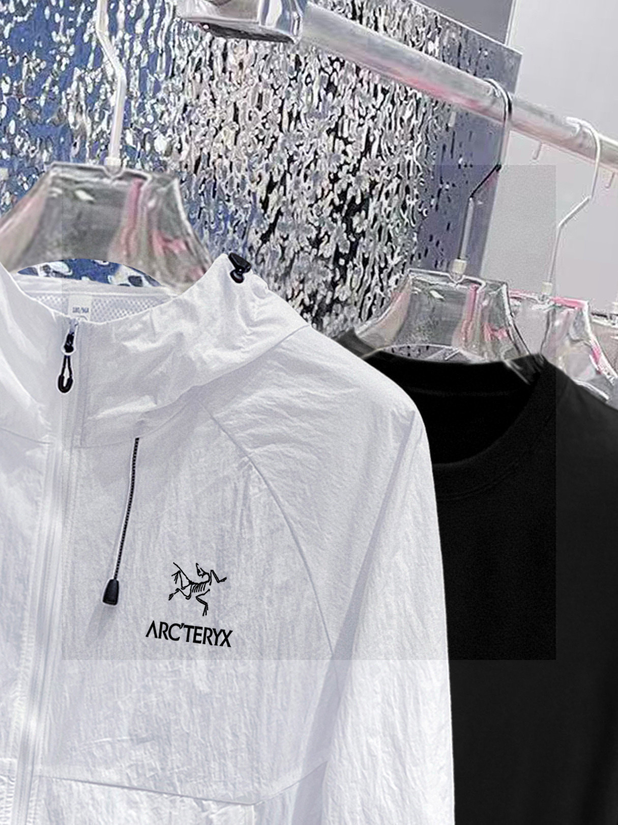 始祖鸟 官网同款防晒轻薄风壳防晒衣皮肤衣 炎热而多变的天气冒险活动时穿着。squamish连采用tyon