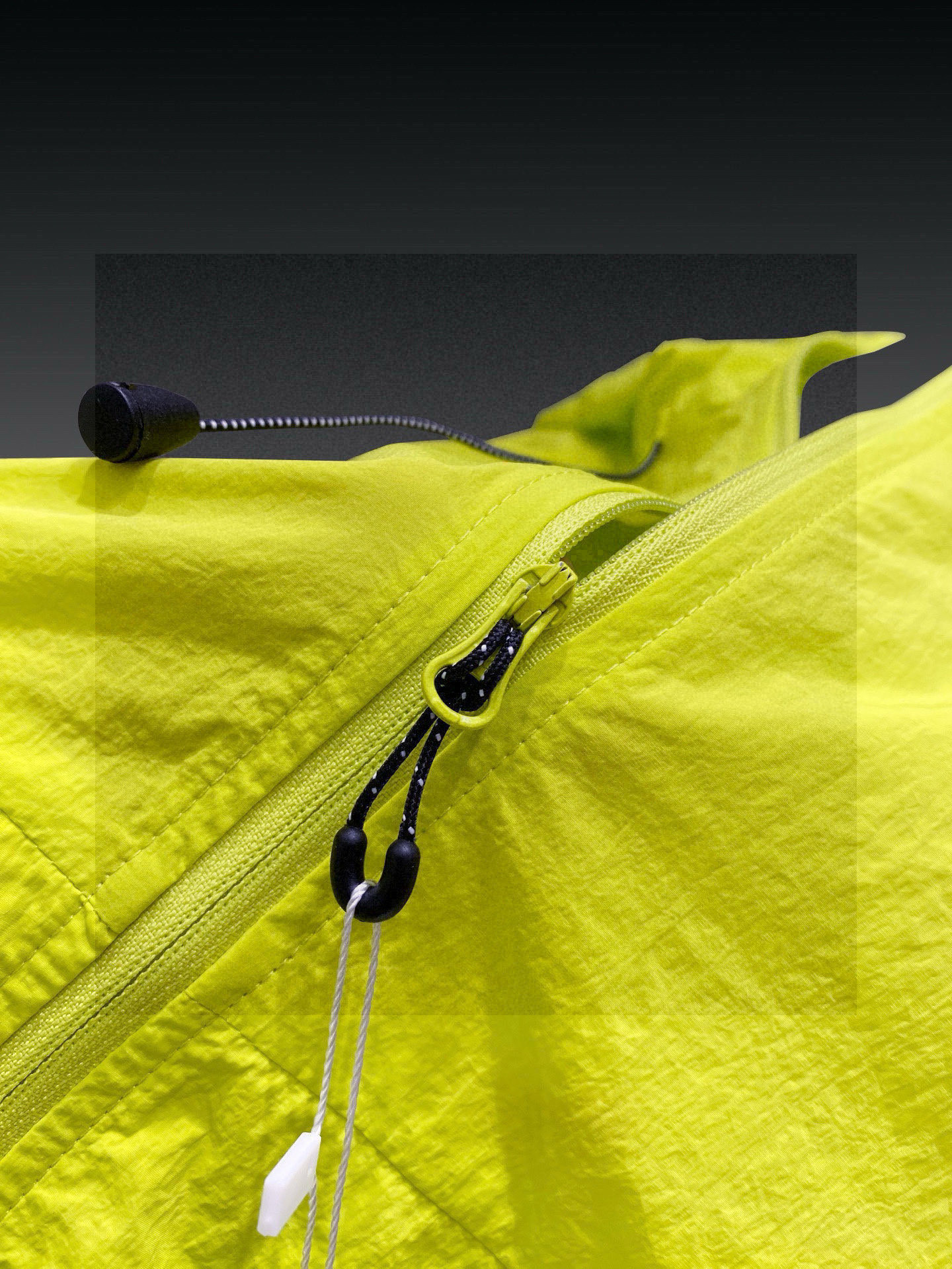 始祖鸟 官网同款防晒轻薄风壳防晒衣皮肤衣 炎热而多变的天气冒险活动时穿着。squamish连采用tyon