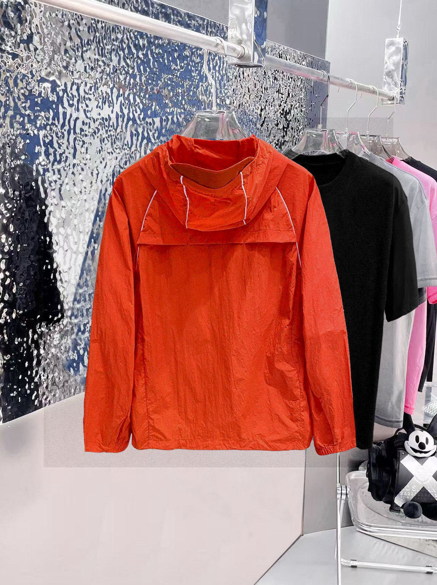 始祖鸟 官网同款防晒轻薄风壳防晒衣皮肤衣 炎热而多变的天气冒险活动时穿着。squamish连采用tyon