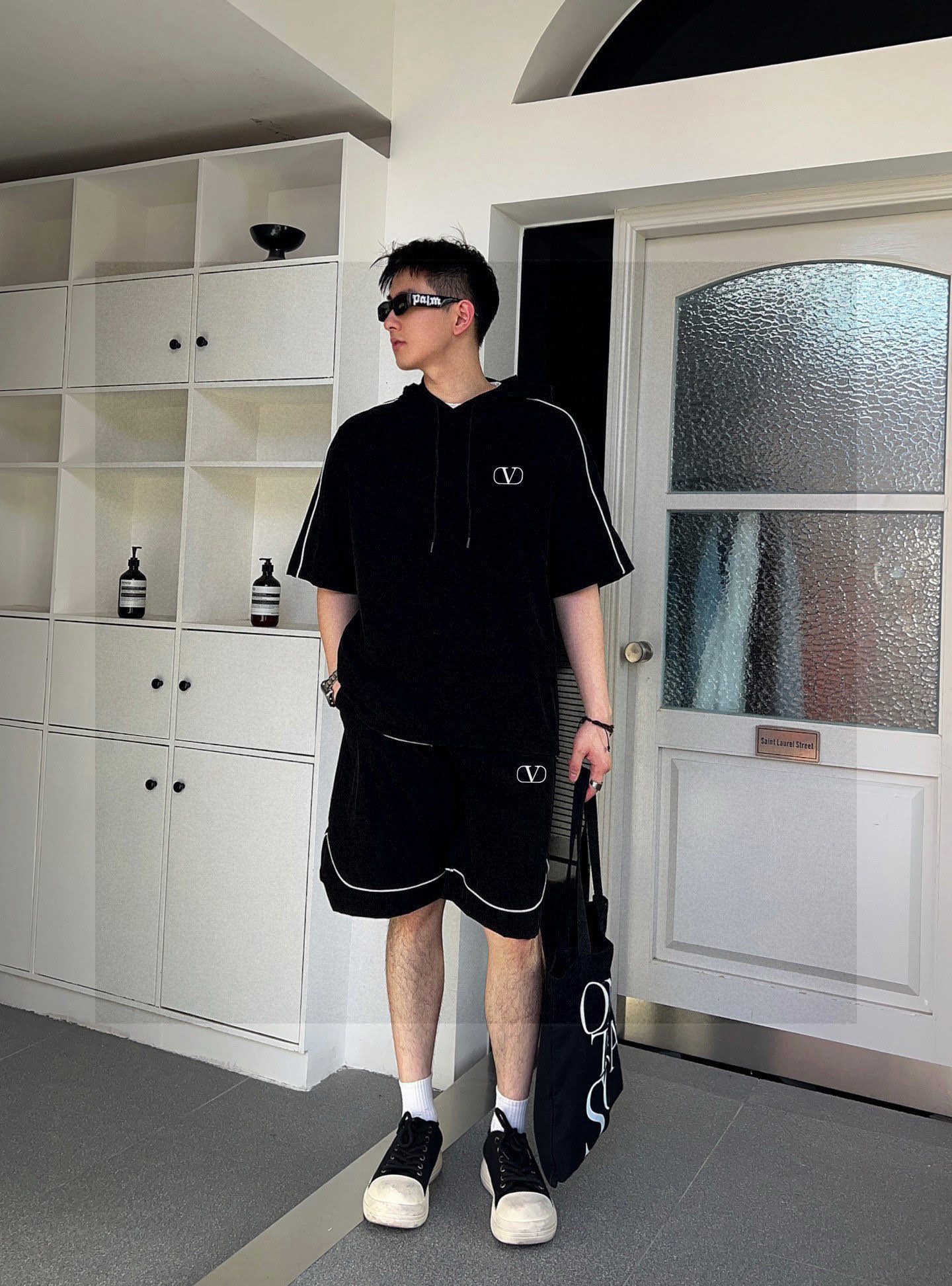 华伦天奴 官方同步更新 短袖套装 经典织带点缀 轻盈舒适透气四面弹面料 冰凉冰凉 夏天一定要来一套 必备