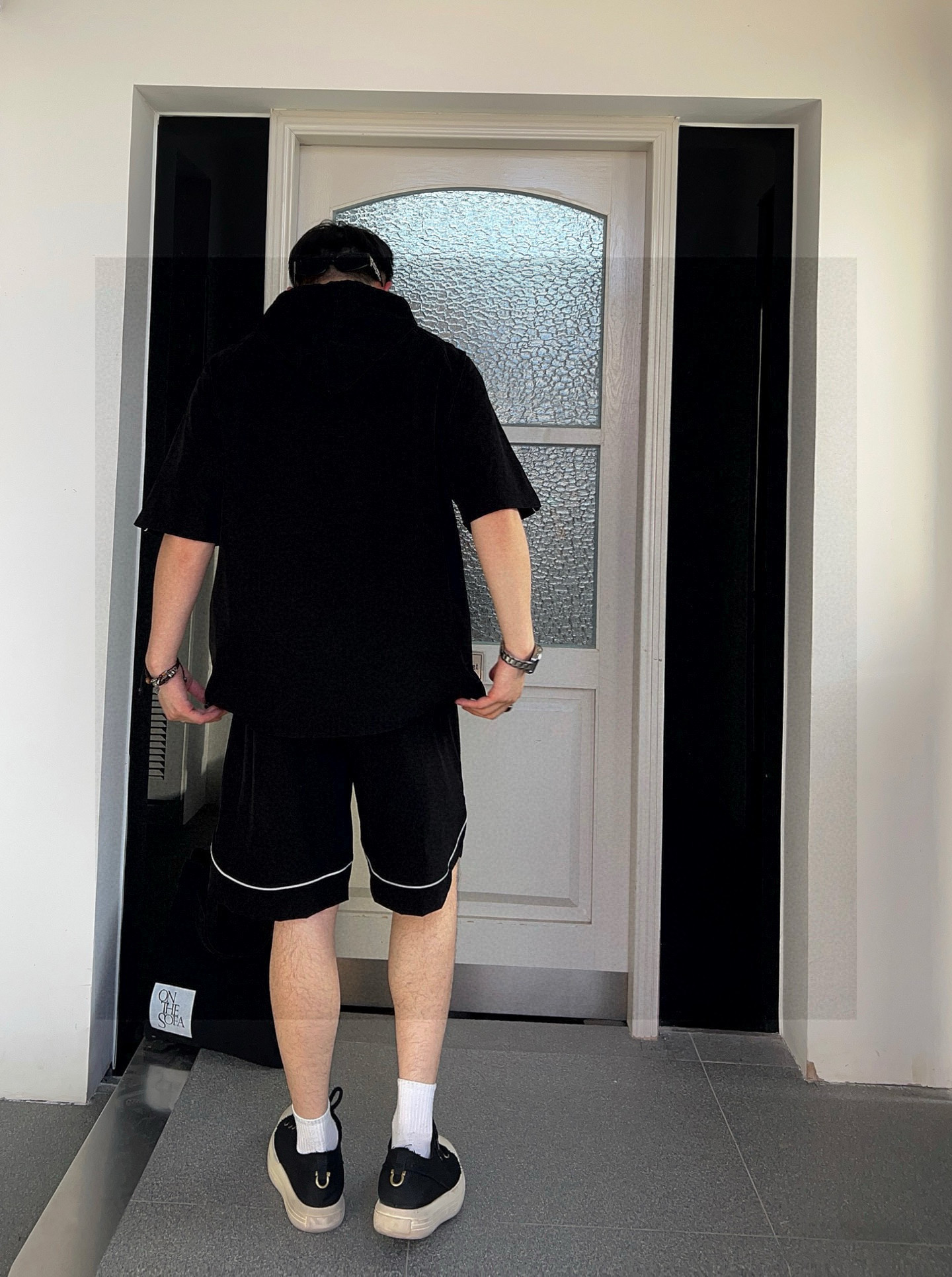 华伦天奴 官方同步更新 短袖套装 经典织带点缀 轻盈舒适透气四面弹面料 冰凉冰凉 夏天一定要来一套 必备