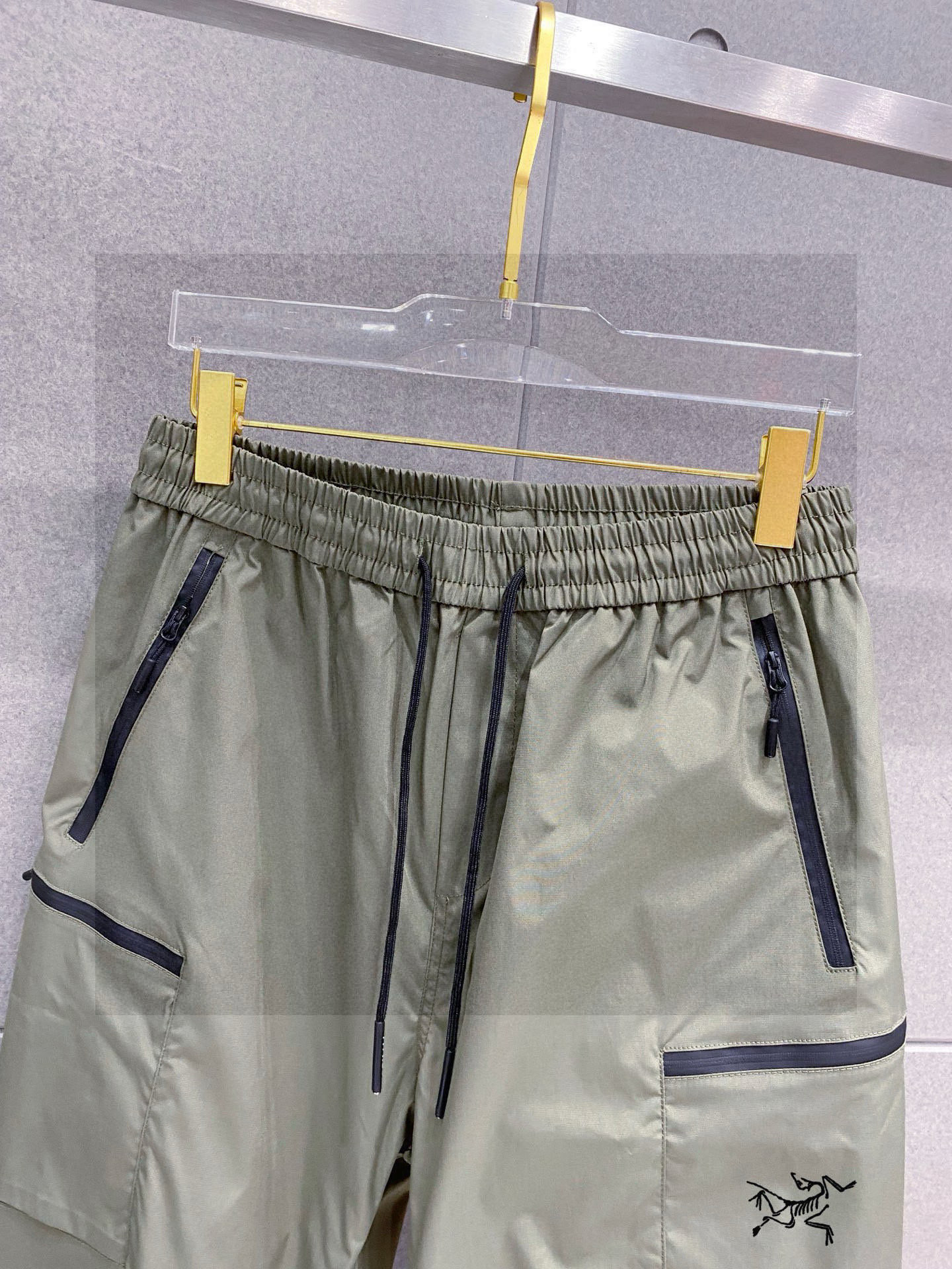 始祖鸟 同步更新 织带长裤 春夏定制高科技面料 舒适无比 家族式织带拼接 运动感超强 尺码：L-4XL（