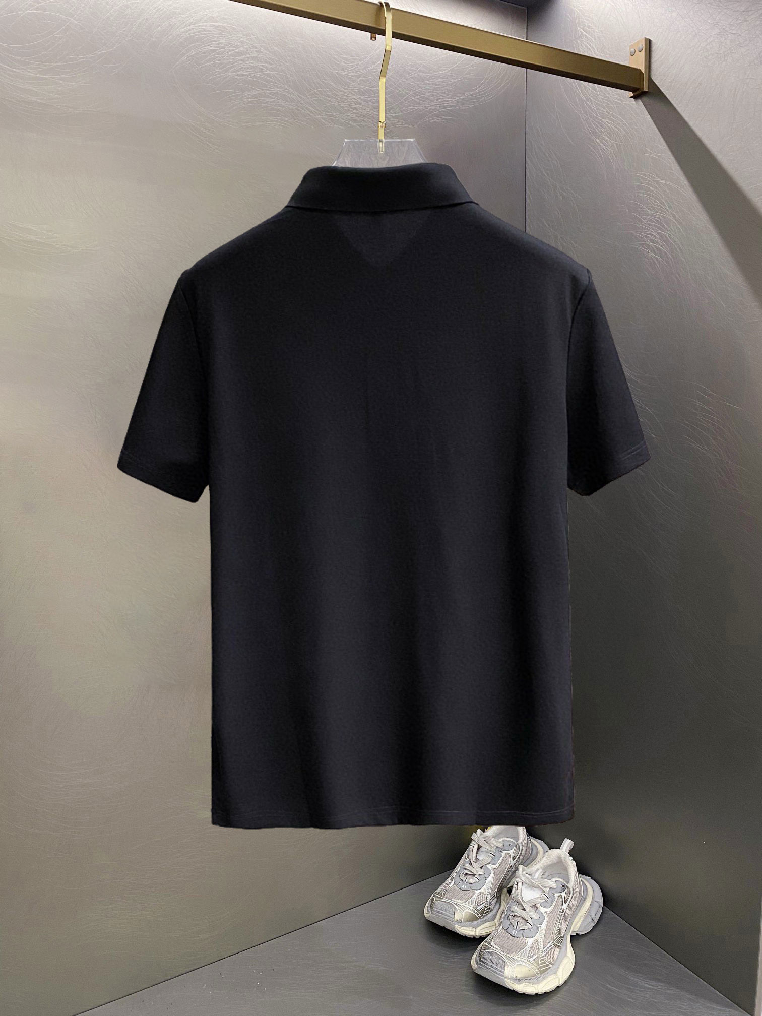 ￼ ￼ ￼ ￼ 高端面料 Y-3 2025 ss夏季新款 logo男士翻领Polo衫！经典商务男款，高端