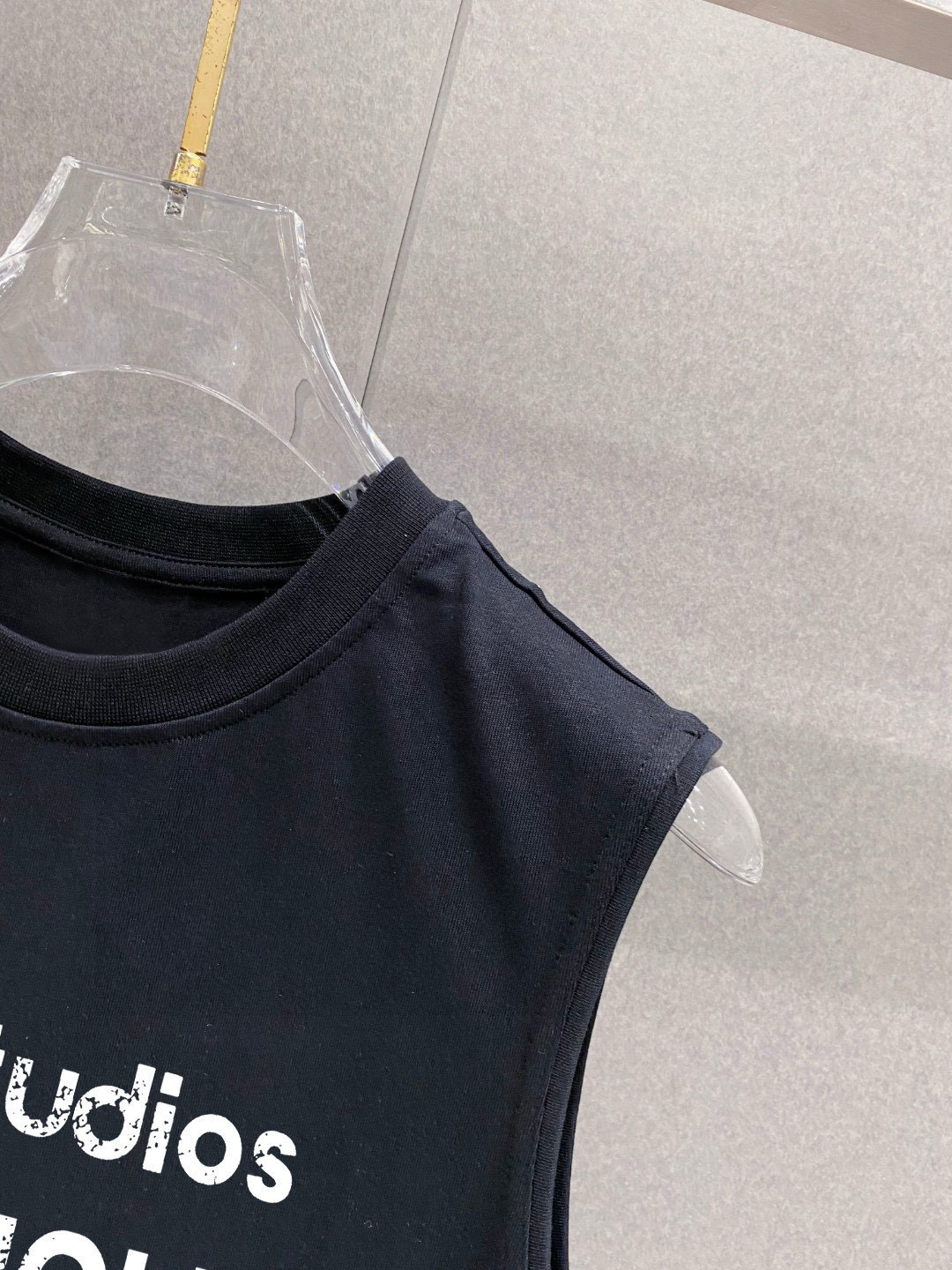 ACNE 官网最新上架 背心夏日必备单品 很显身材的一款 重工印花图案 简约大气 M-XXL （下单提供