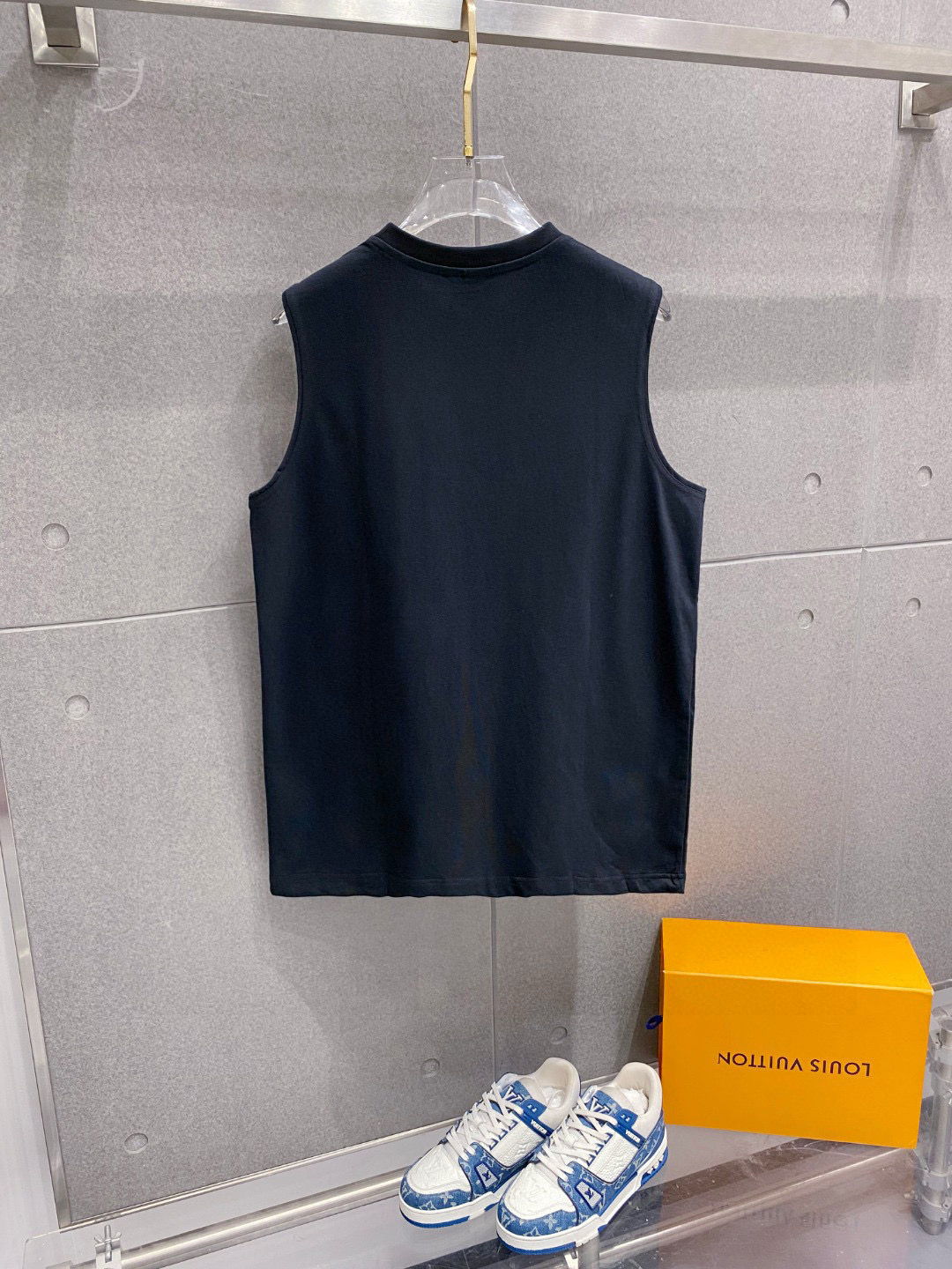 ACNE 官网最新上架 背心夏日必备单品 很显身材的一款 重工印花图案 简约大气 M-XXL （下单提供