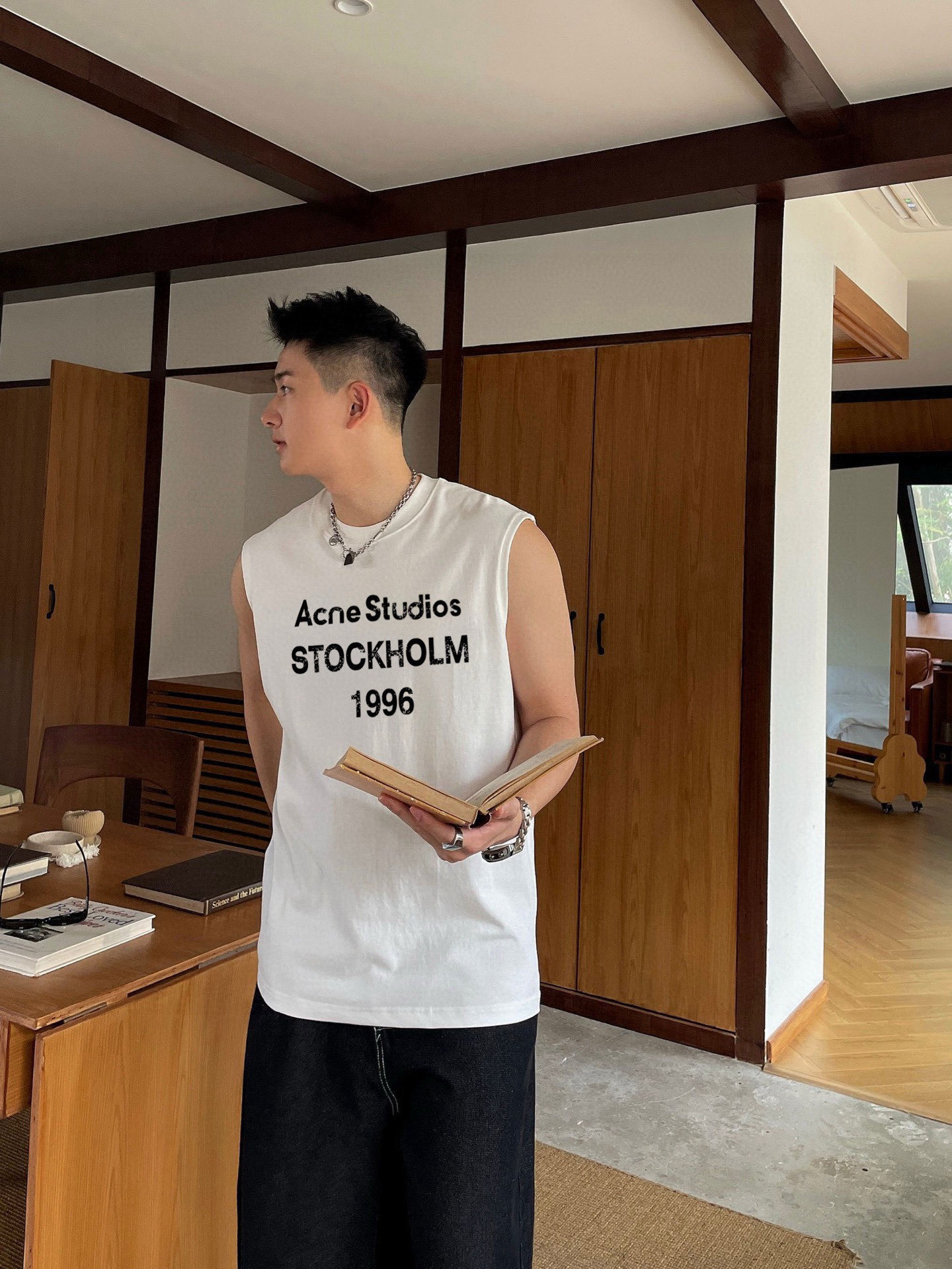ACNE 官网最新上架 背心夏日必备单品 很显身材的一款 重工印花图案 简约大气 M-XXL （下单提供