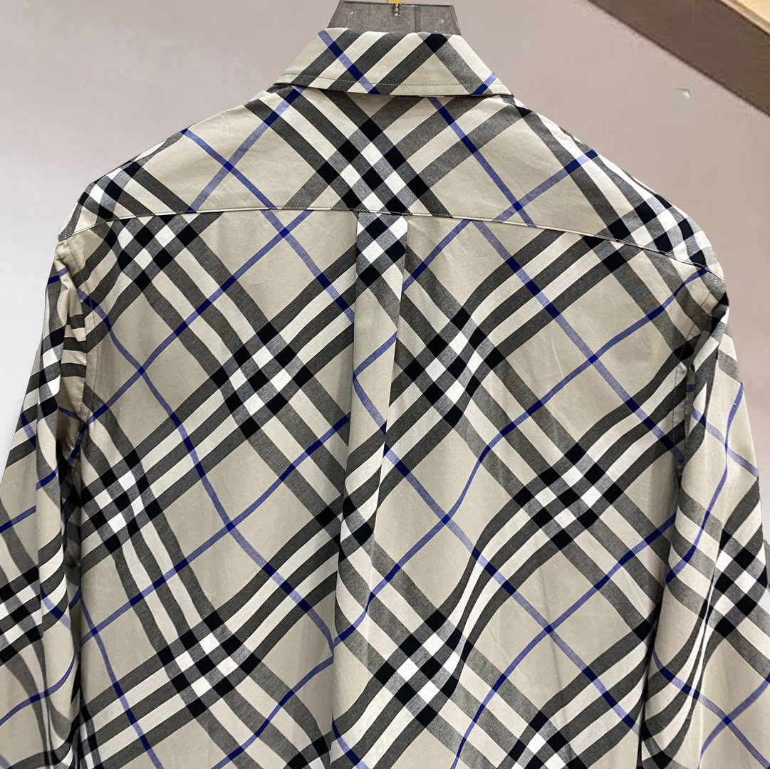 巴宝莉 Burberry 斜格纹棉质BUR王牌渠道，官网售价五千，一经发售已准备售罄！新配色标志性格纹，