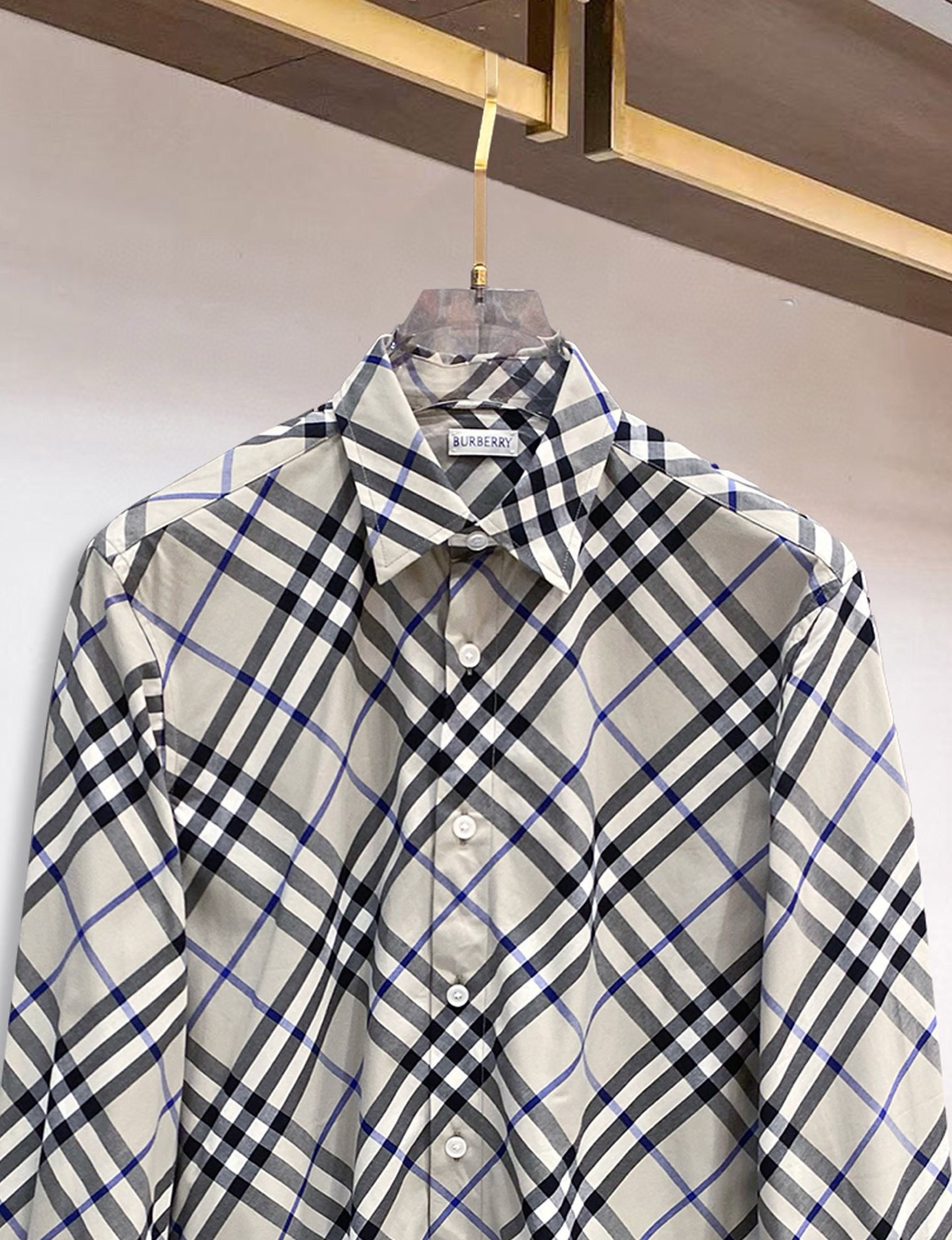 巴宝莉 Burberry 斜格纹棉质BUR王牌渠道，官网售价五千，一经发售已准备售罄！新配色标志性格纹，