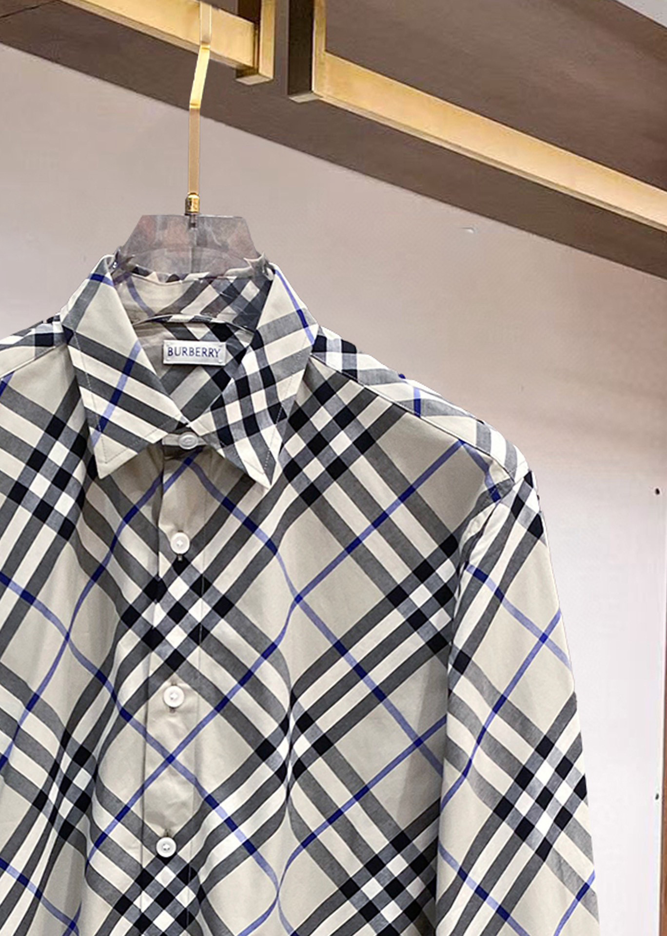 巴宝莉 Burberry 斜格纹棉质BUR王牌渠道，官网售价五千，一经发售已准备售罄！新配色标志性格纹，