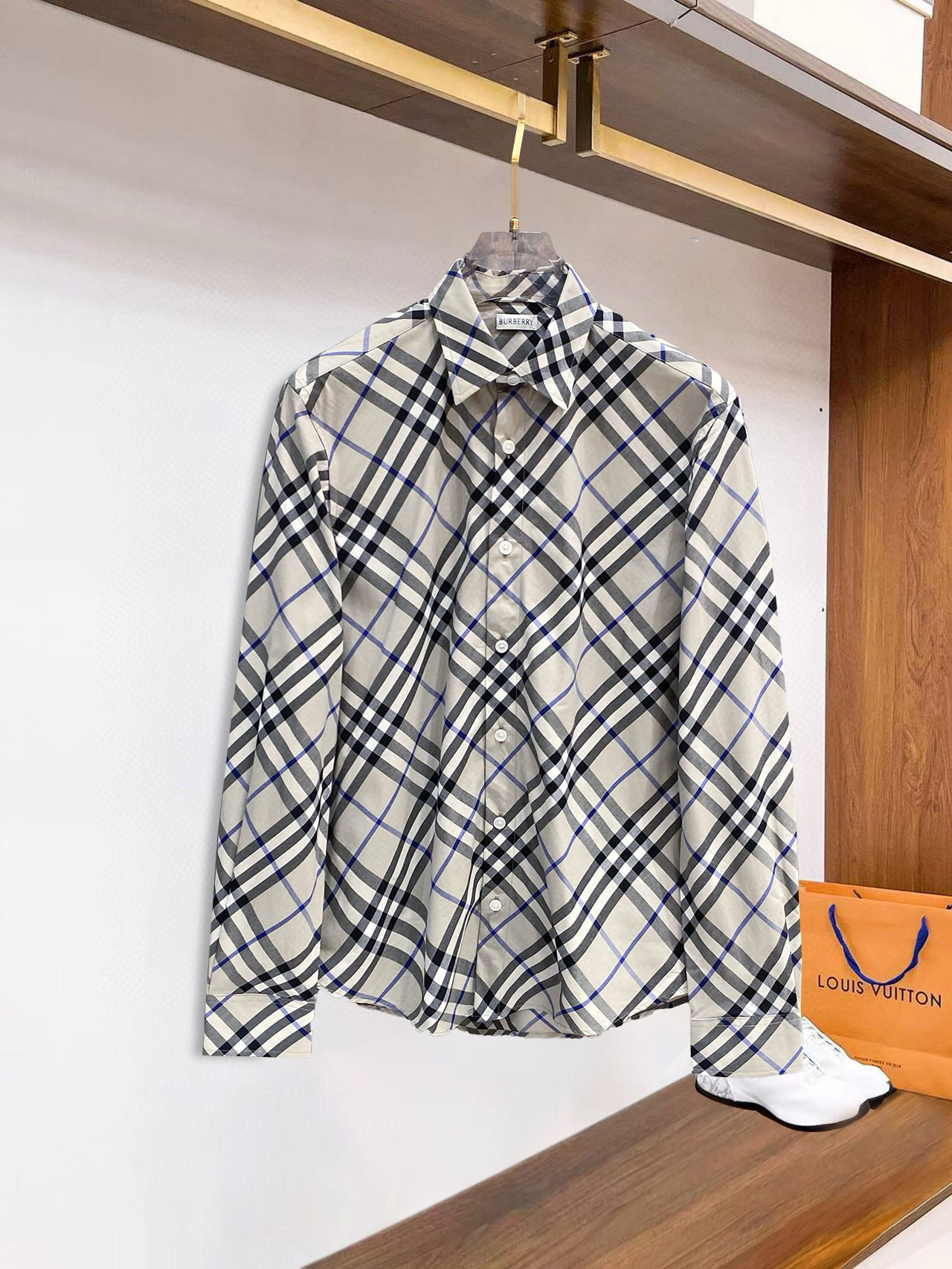 巴宝莉 Burberry 斜格纹棉质BUR王牌渠道，官网售价五千，一经发售已准备售罄！新配色标志性格纹，