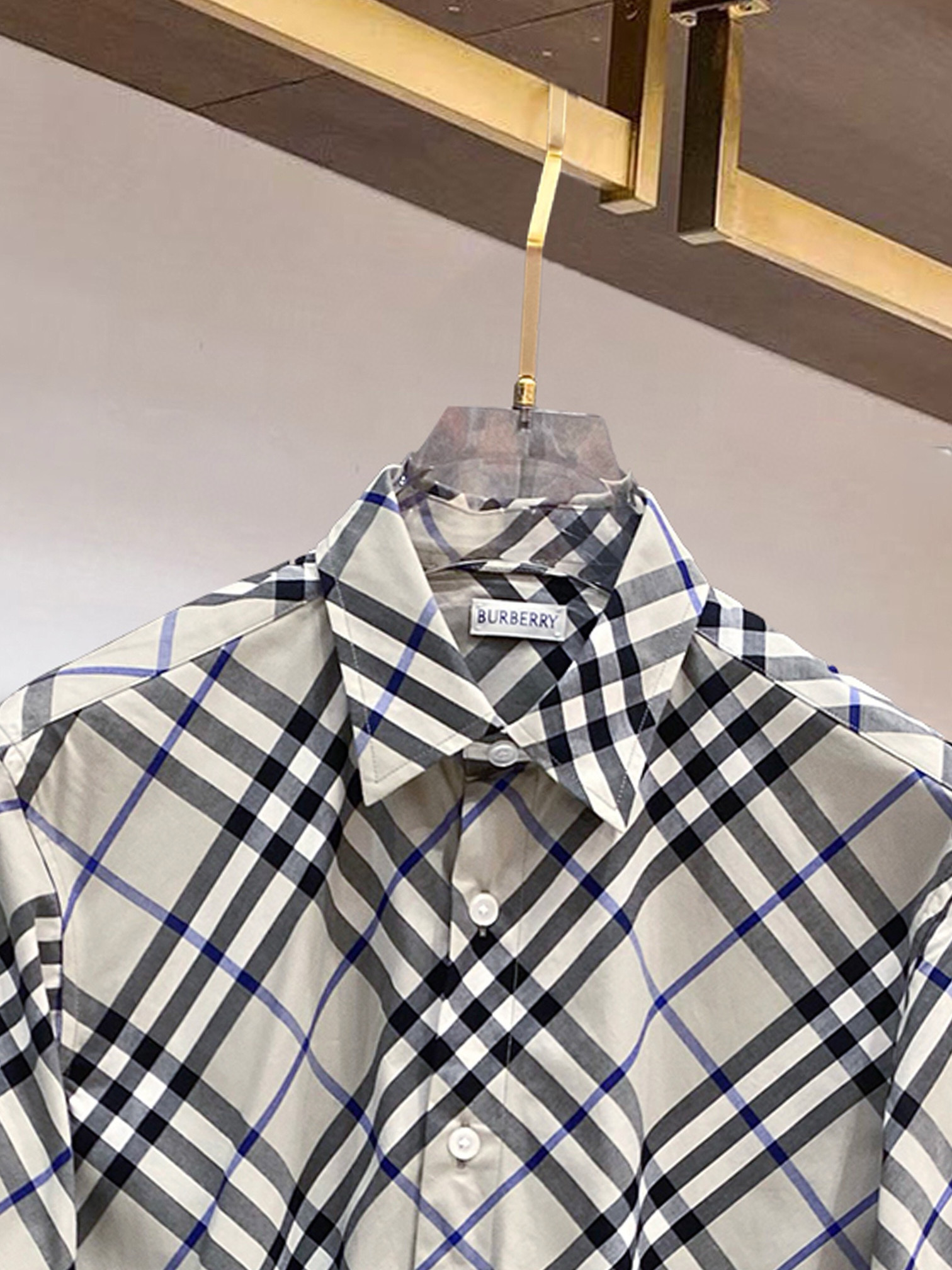 巴宝莉 Burberry 斜格纹棉质BUR王牌渠道，官网售价五千，一经发售已准备售罄！新配色标志性格纹，