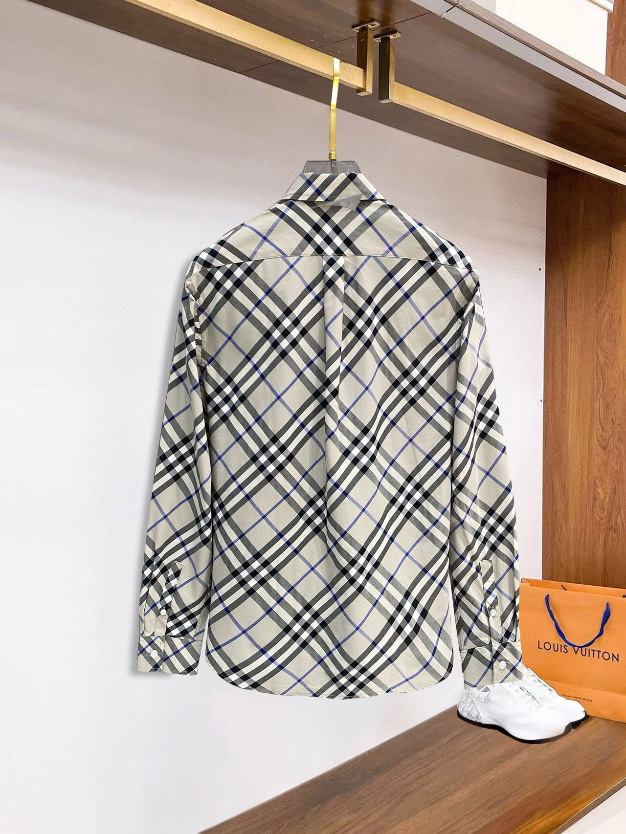 巴宝莉 Burberry 斜格纹棉质BUR王牌渠道，官网售价五千，一经发售已准备售罄！新配色标志性格纹，