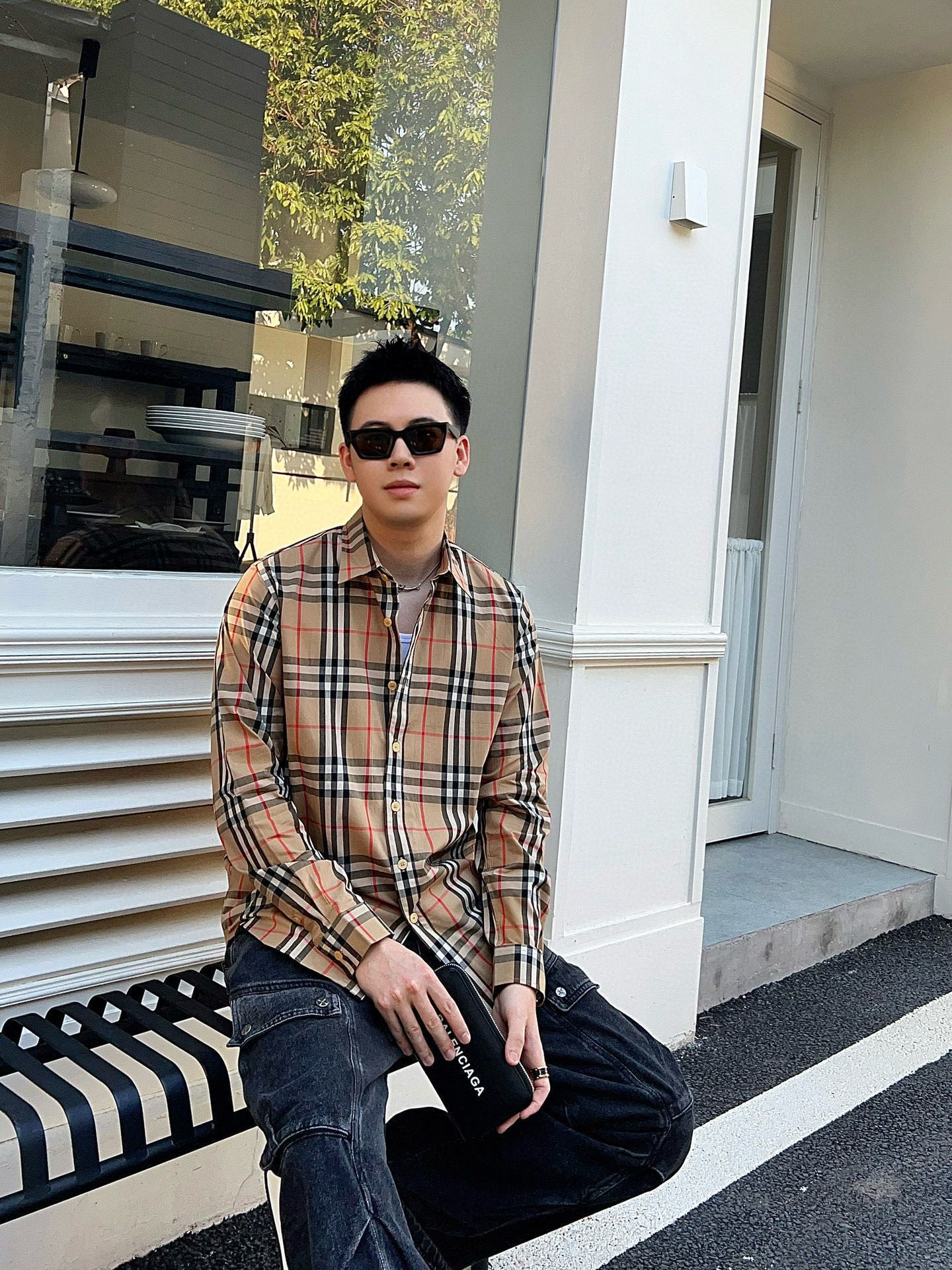 ￼  巴宝莉 Burberry 织带拼接格纹棉质BUR王牌渠道，官网售价五千，一经发售已准备售罄！新配色