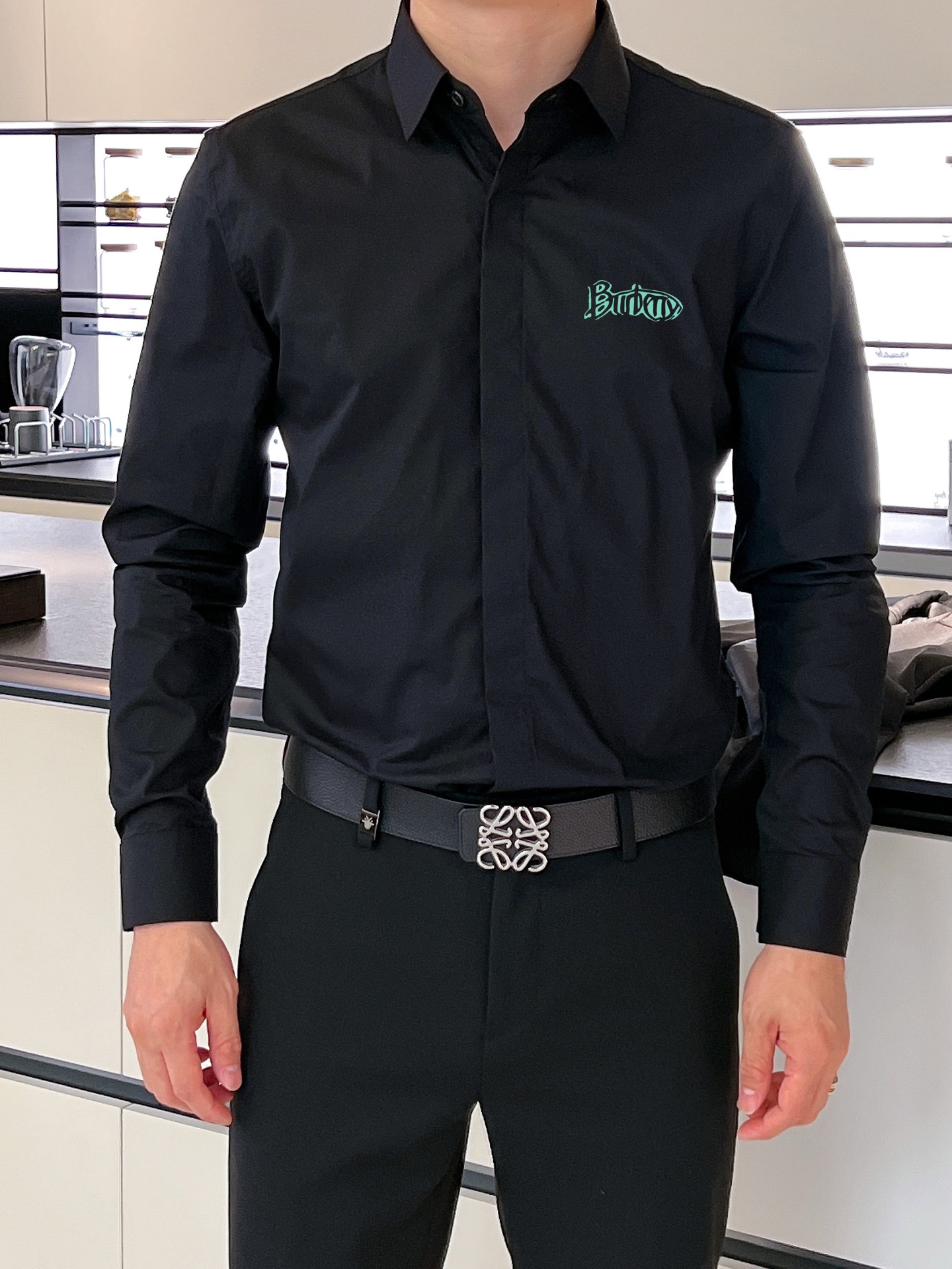 ￼ ￼ ￼ ￼ 巴宝莉 专柜最新款男士必备款长袖衬衫，100%天然棉，舒服透气，原单狠货，原版面料，柔软