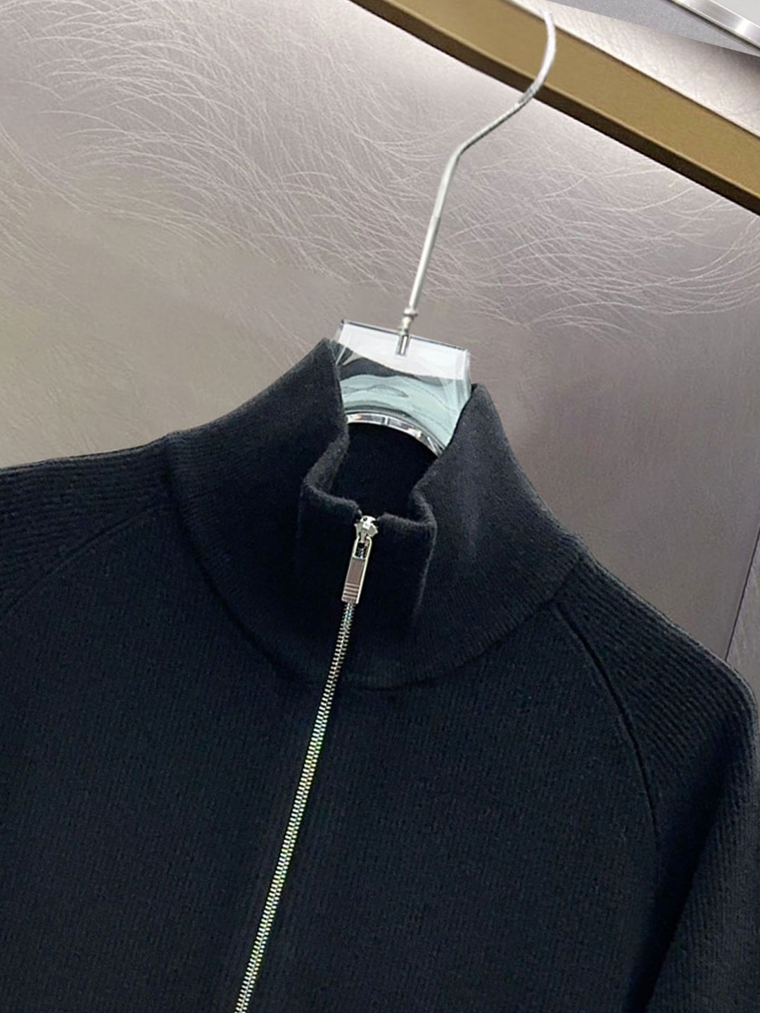 ￼ 汤姆布朗 2025ss秋冬大爆款精品针织羊毛开衫外套，定制高品质聚酯纤维面料！顶级时尚大牌元素log