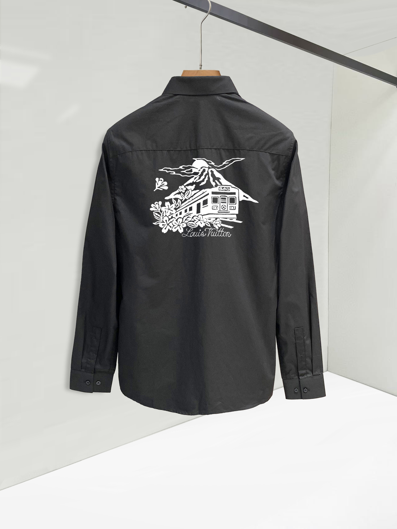 ￼ ￼ ￼ ￼ 路易威登 专柜最新款男士必备款长袖衬衫，100%天然棉，舒服透气，原单狠货，原版面料，柔