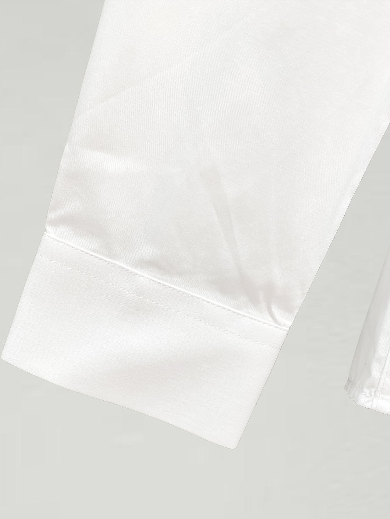 ￼ ￼ ￼ ￼ 路易威登 专柜最新款男士必备款长袖衬衫，100%天然棉，舒服透气，原单狠货，原版面料，柔