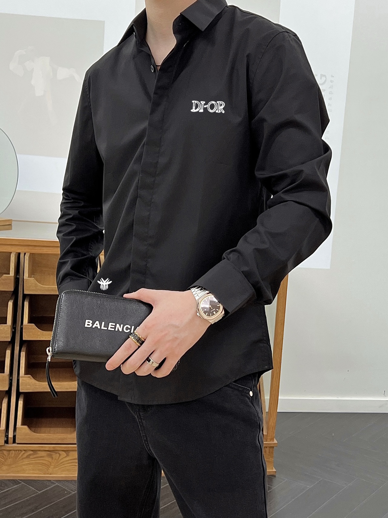 ￼ ￼ ￼ ￼ 迪奥 专柜最新款男士必备款长袖衬衫，100%天然棉，舒服透气，原单狠货，原版面料，柔软舒