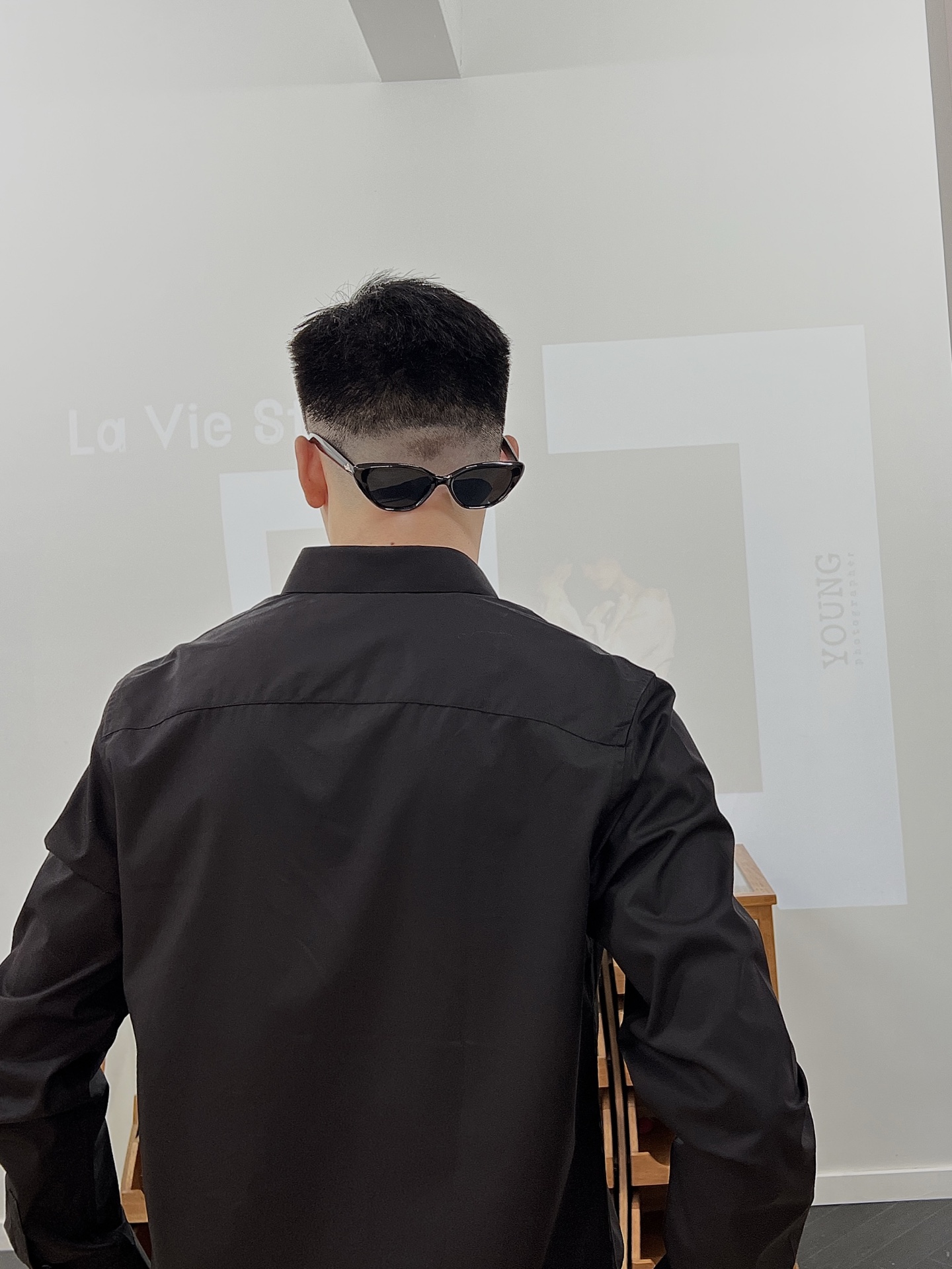 ￼ ￼ ￼ ￼ 迪奥 专柜最新款男士必备款长袖衬衫，100%天然棉，舒服透气，原单狠货，原版面料，柔软舒