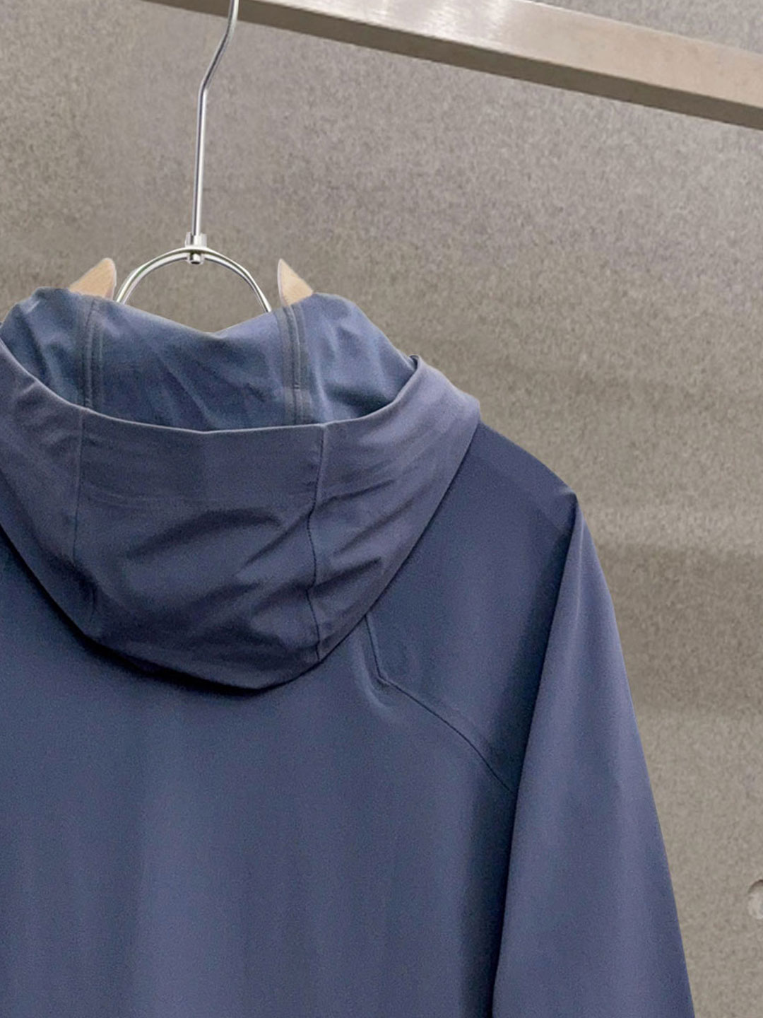 ￼ 始祖鸟 2025最新5A级抑菌仿生、航 纳米、新型纺丝几大 术复合生产的新型多填充物：气凝胶棉特点：