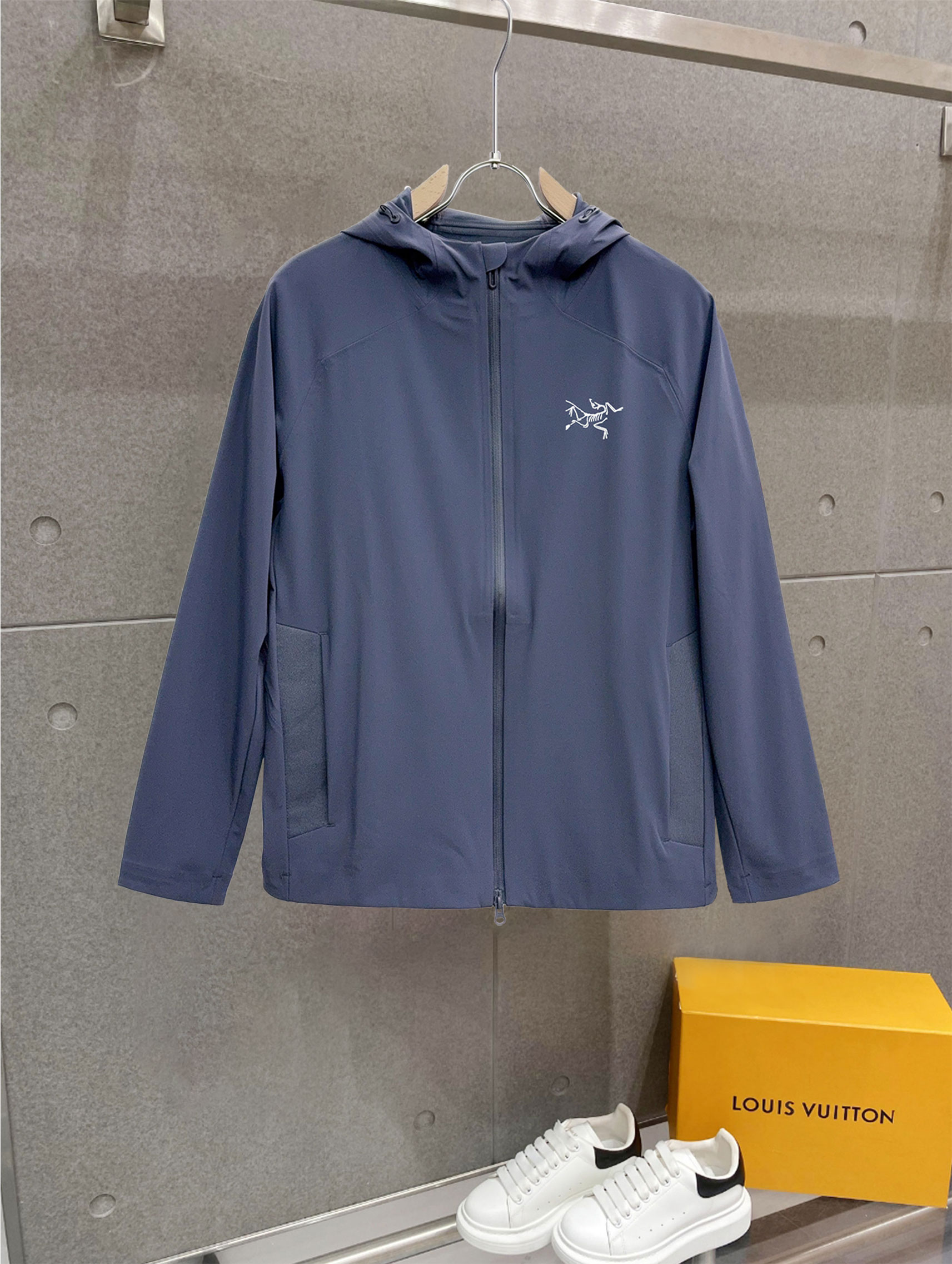 ￼ 始祖鸟 2025最新5A级抑菌仿生、航 纳米、新型纺丝几大 术复合生产的新型多填充物：气凝胶棉特点：