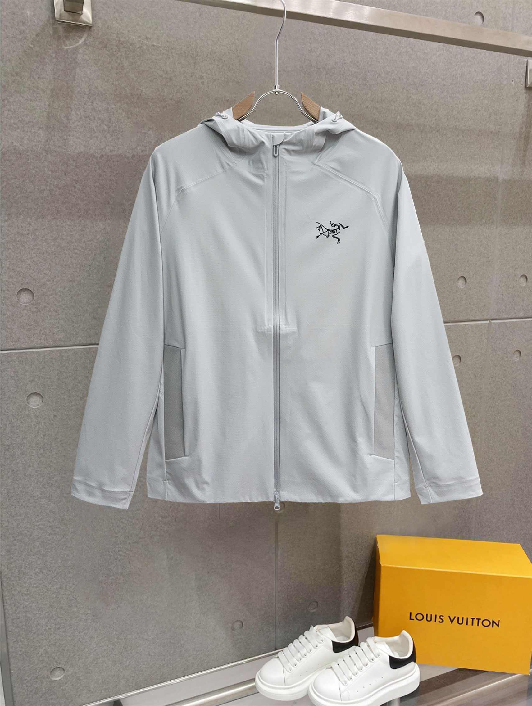 ￼ 始祖鸟 2025最新5A级抑菌仿生、航 纳米、新型纺丝几大 术复合生产的新型多填充物：气凝胶棉特点：