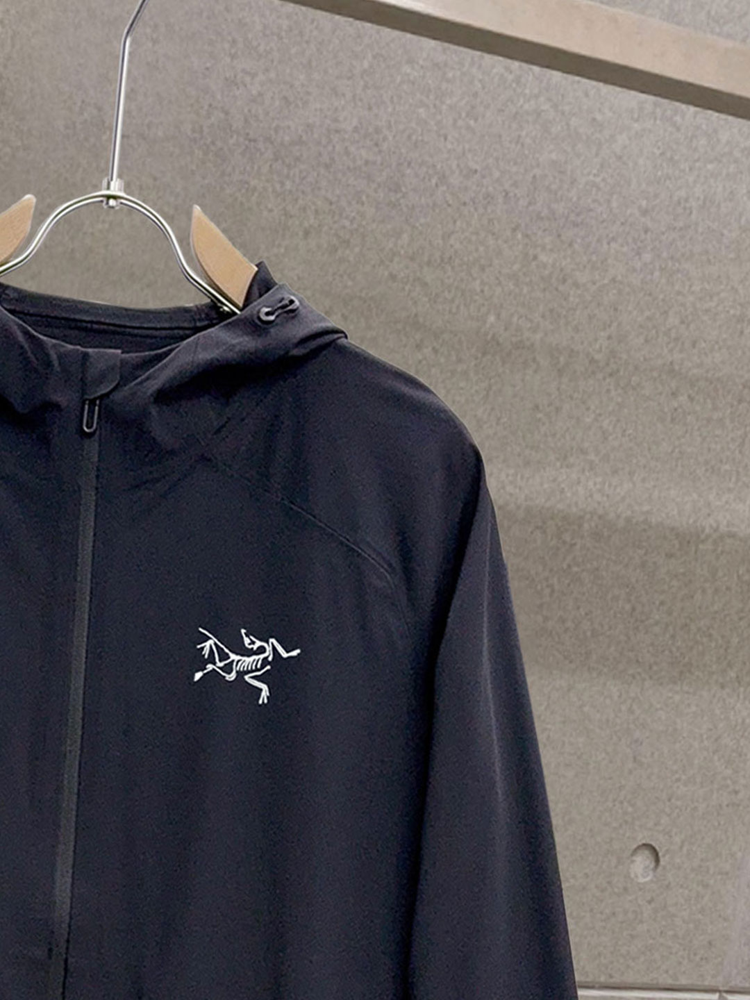 ￼ 始祖鸟 2025最新5A级抑菌仿生、航 纳米、新型纺丝几大 术复合生产的新型多填充物：气凝胶棉特点：