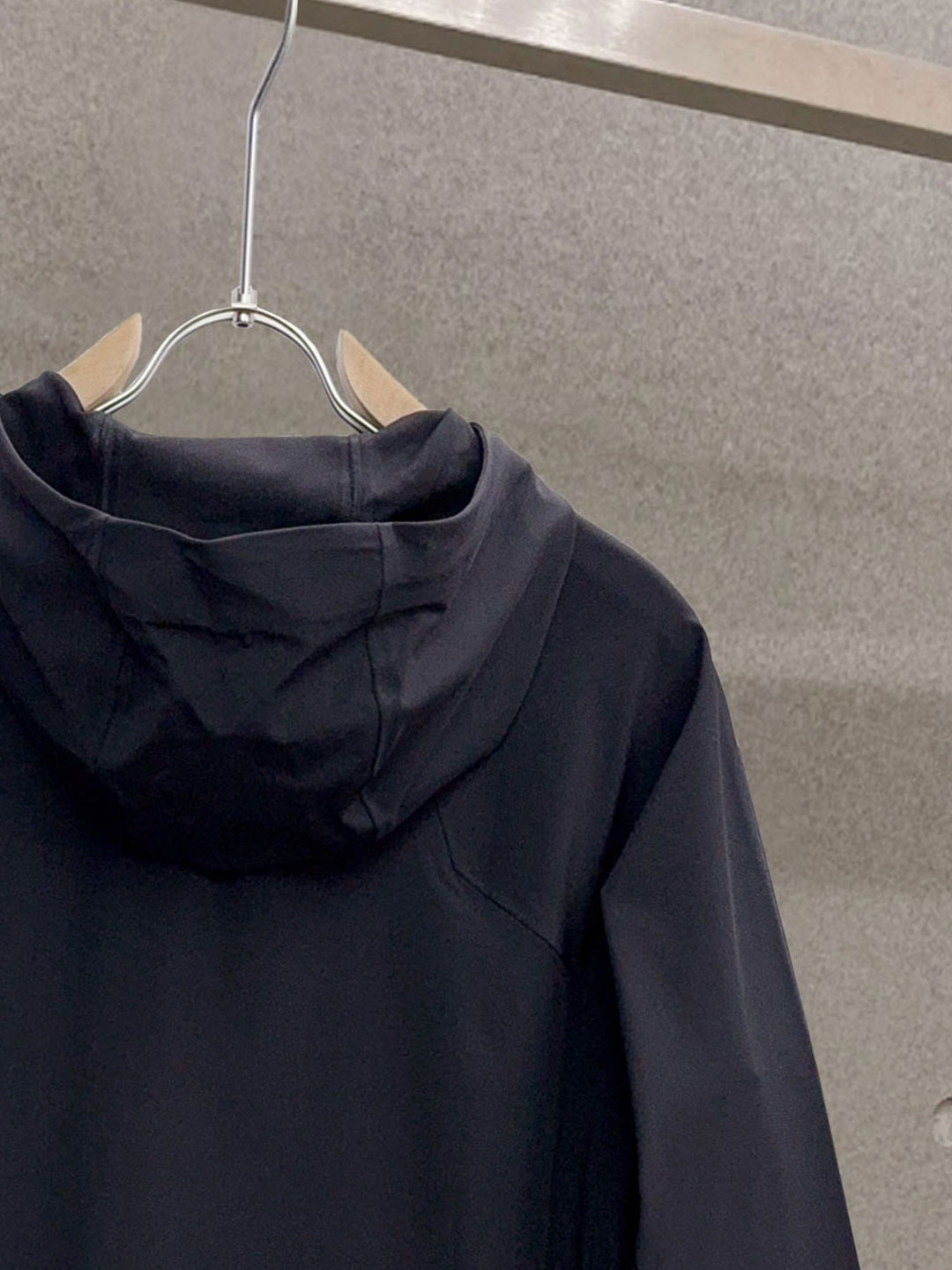 ￼ 始祖鸟 2025最新5A级抑菌仿生、航 纳米、新型纺丝几大 术复合生产的新型多填充物：气凝胶棉特点：