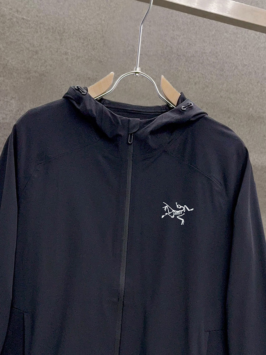 ￼ 始祖鸟 2025最新5A级抑菌仿生、航 纳米、新型纺丝几大 术复合生产的新型多填充物：气凝胶棉特点：