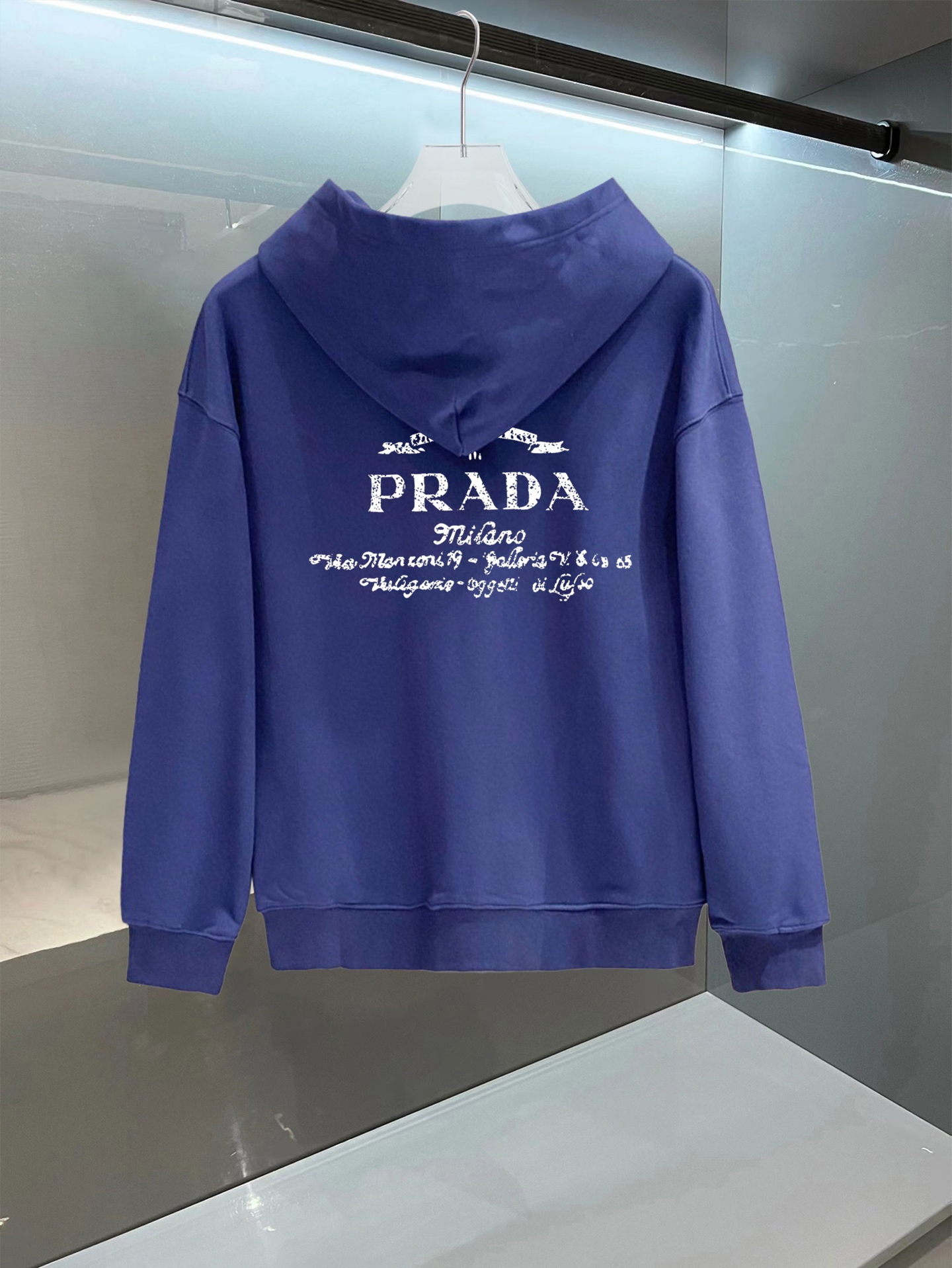 普拉达 官网同步发行 胸前印花品牌logo 功能性 机能运动 男女同款新款运动技能连帽卫衣，400克洗水