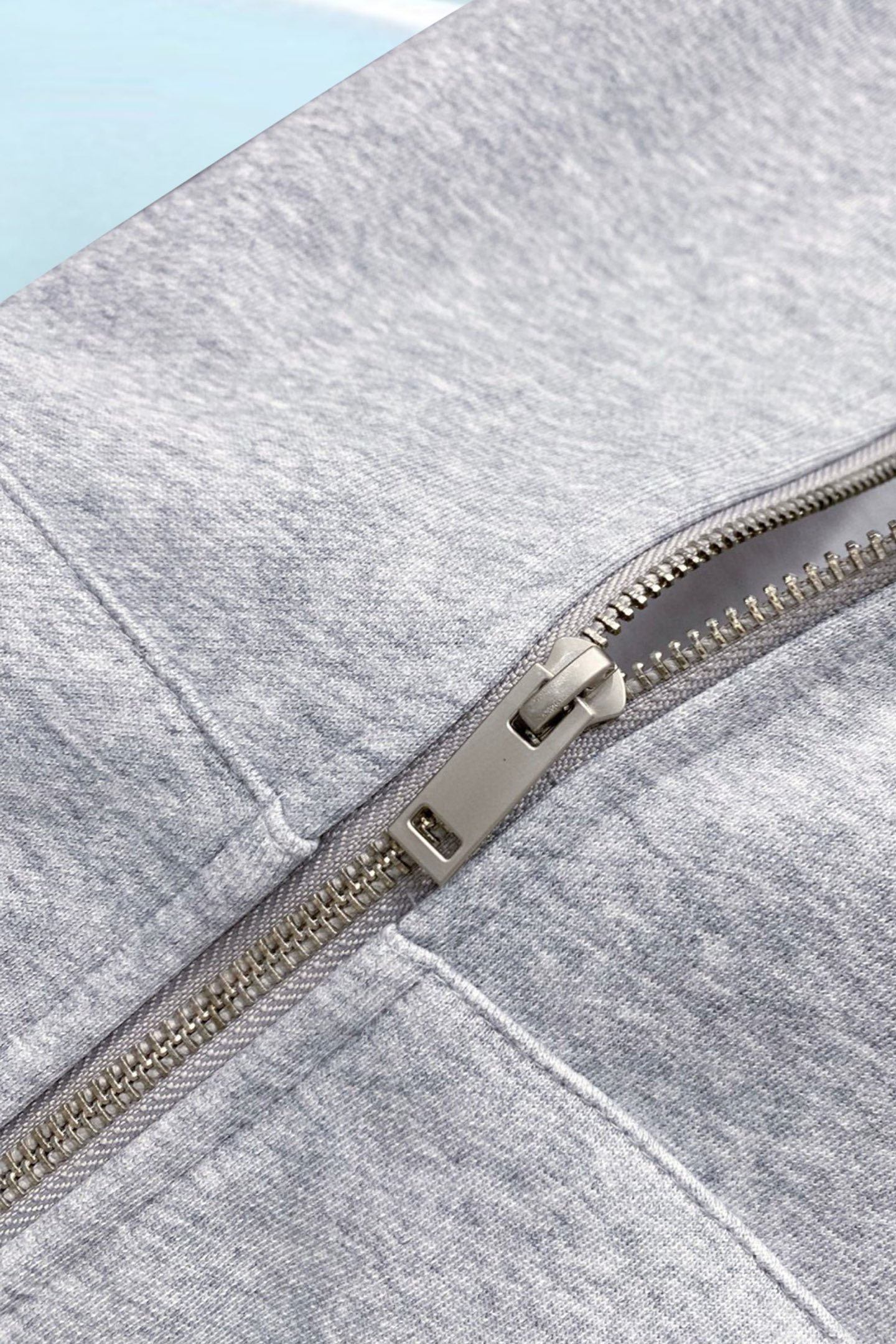 普拉达 官网同步发行 胸前印花品牌logo 功能性 机能运动 男女同款新款运动技能连帽卫衣，400克洗水