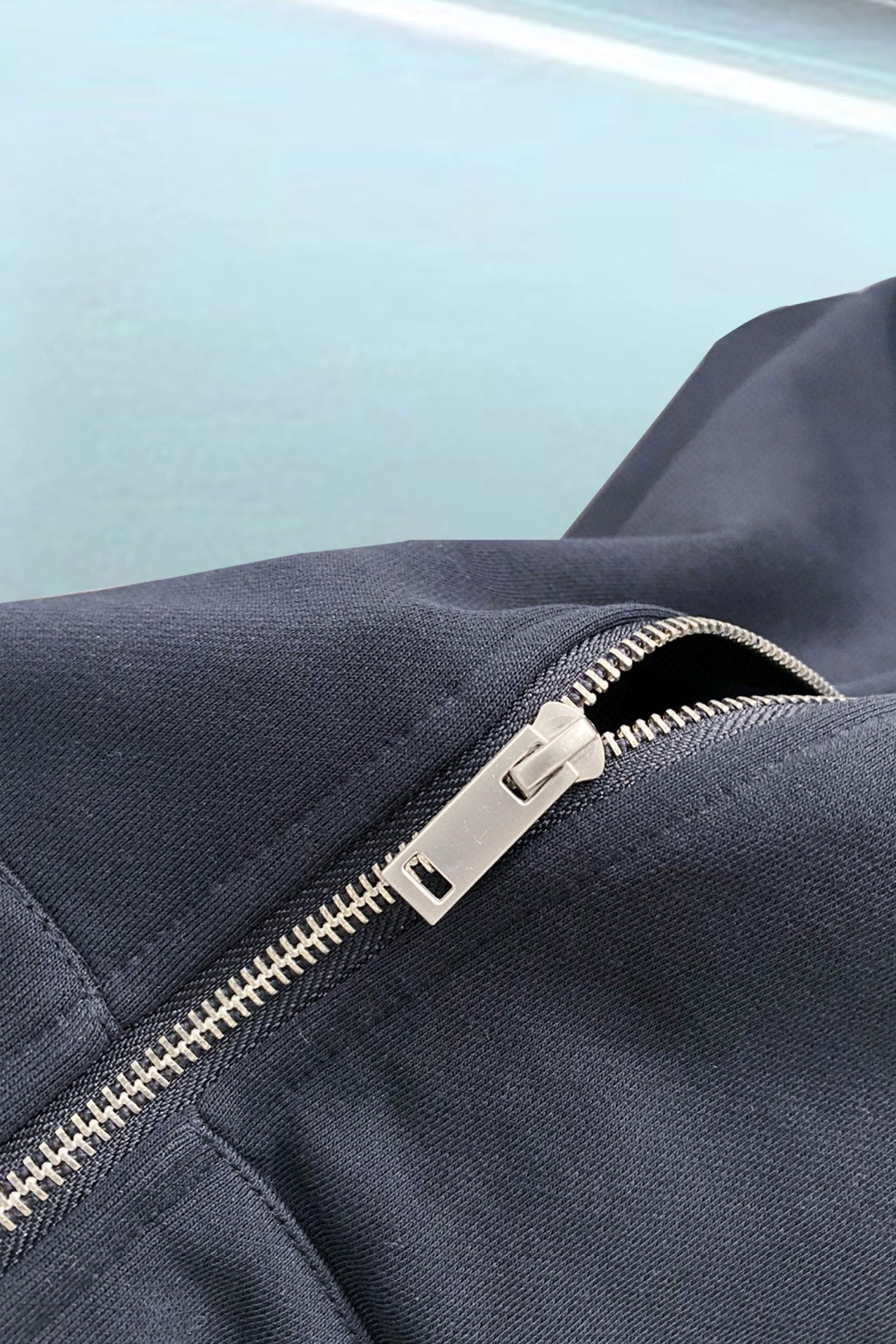 普拉达 官网同步发行 胸前印花品牌logo 功能性 机能运动 男女同款新款运动技能连帽卫衣，400克洗水