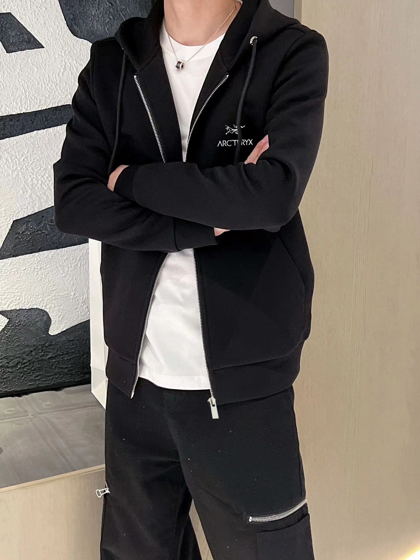 ￼ ￼ ￼ 始祖鸟 官网同步发行 胸前印花品牌logo 功能性 机能运动 男女同款🐦新款运动技能连帽卫衣