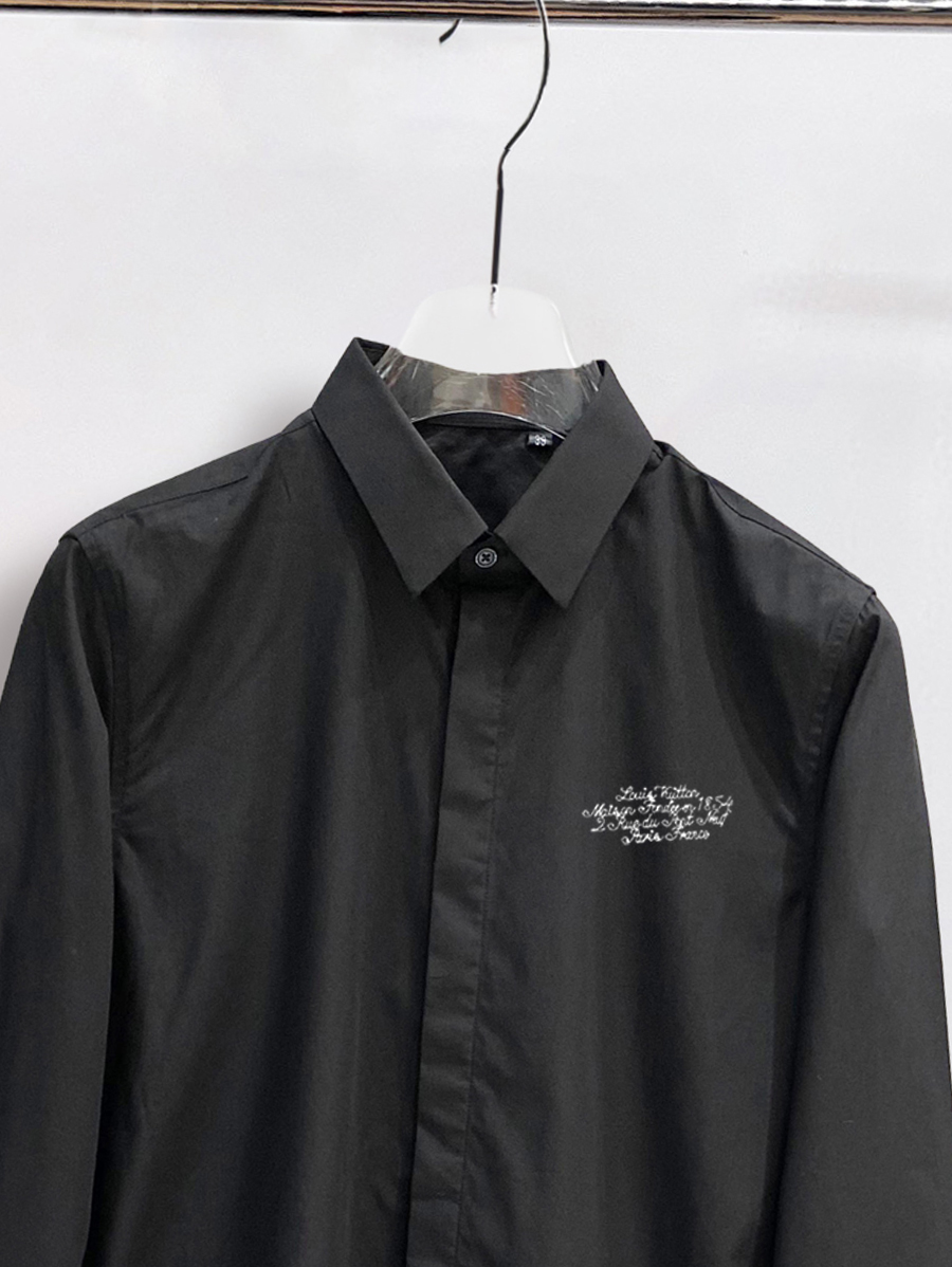 路易威登 最新款男士必备款长袖衬衫，100%天然棉，舒服透气，原单狠货，原版面料，柔软舒适，上身高端又奢