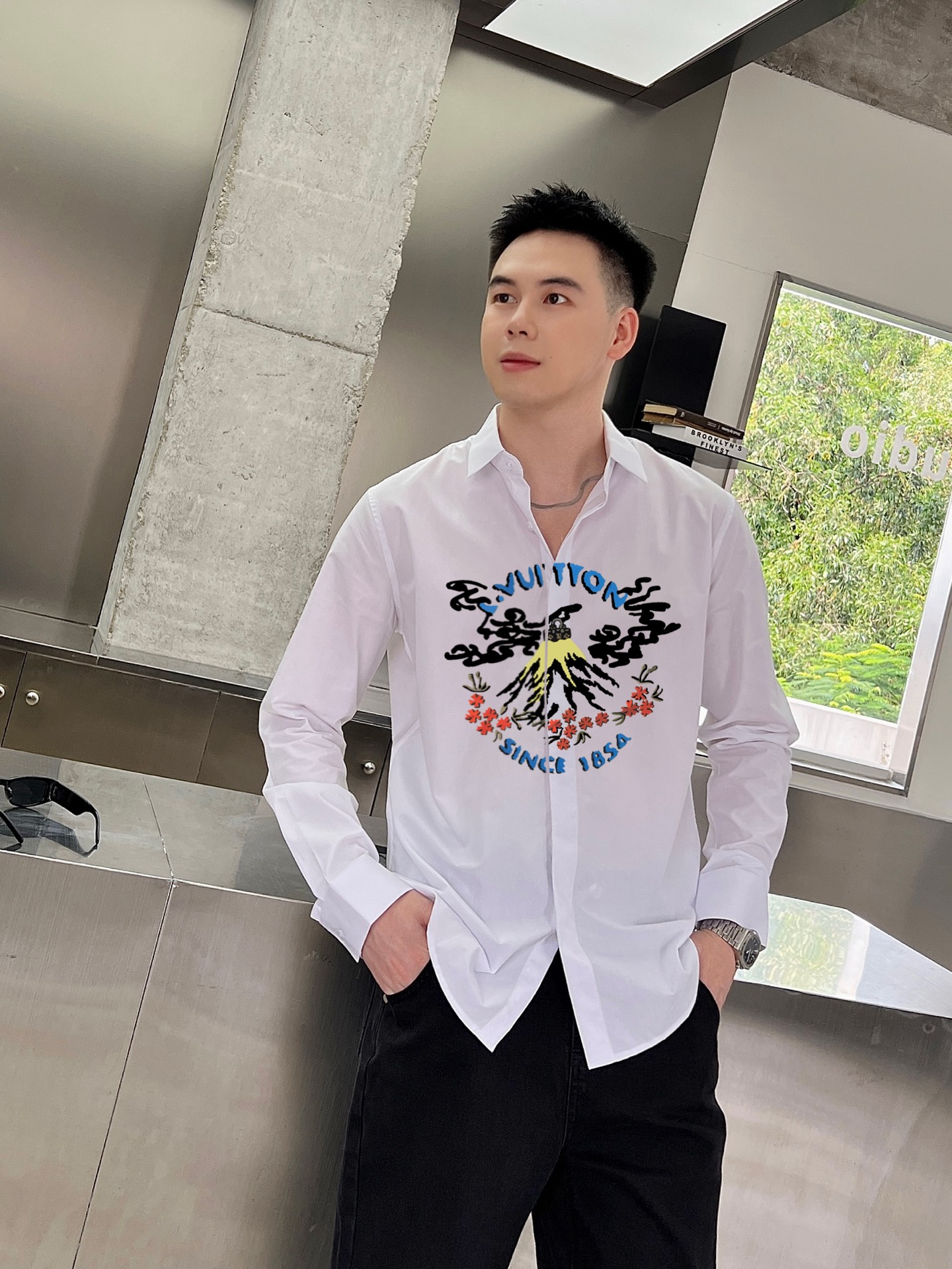 路易威登 最新款男士必备款长袖衬衫，100%天然棉，舒服透气，原单狠货，原版面料，柔软舒适，上身高端又奢