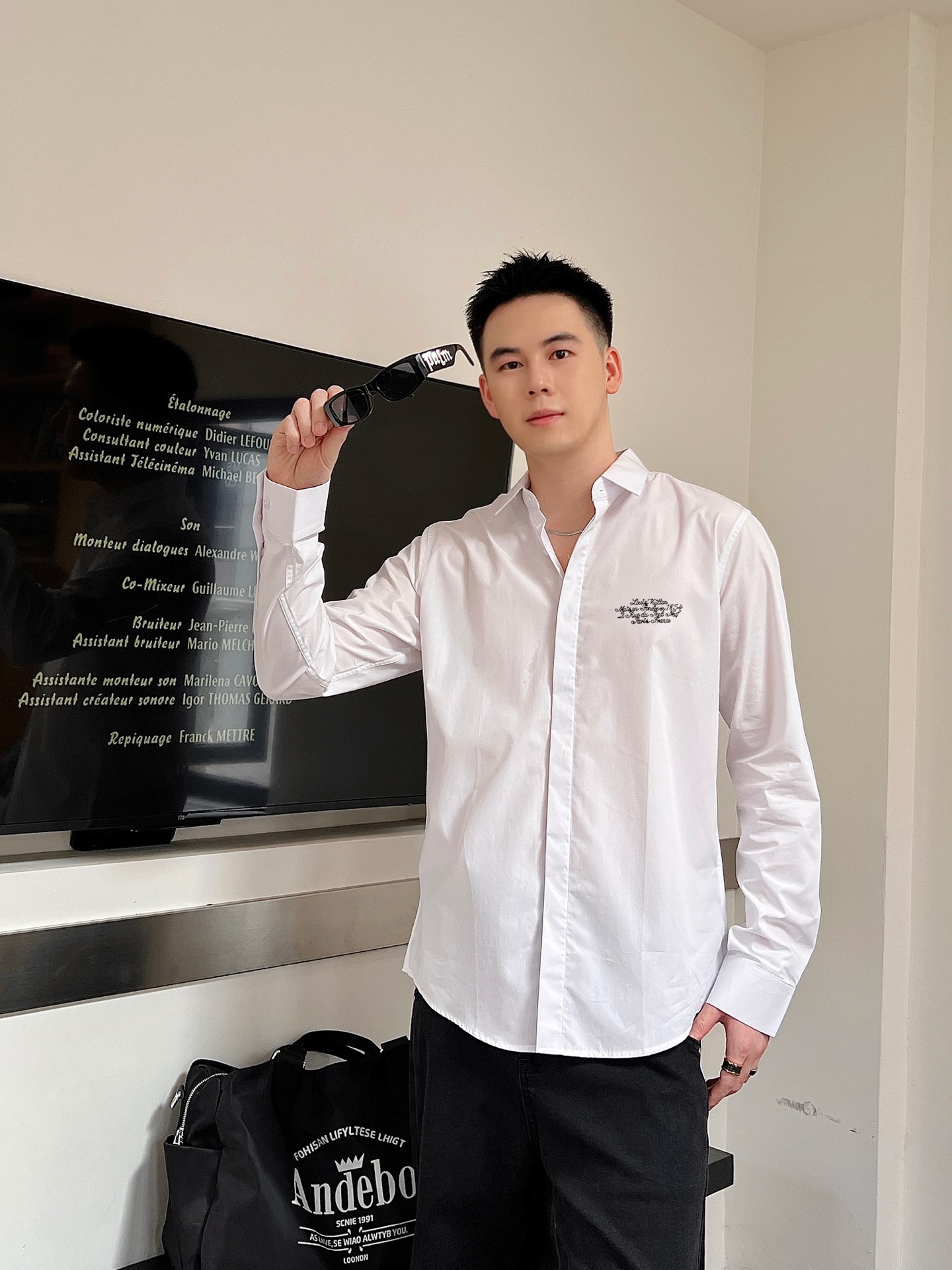 路易威登 最新款男士必备款长袖衬衫，100%天然棉，舒服透气，原单狠货，原版面料，柔软舒适，上身高端又奢