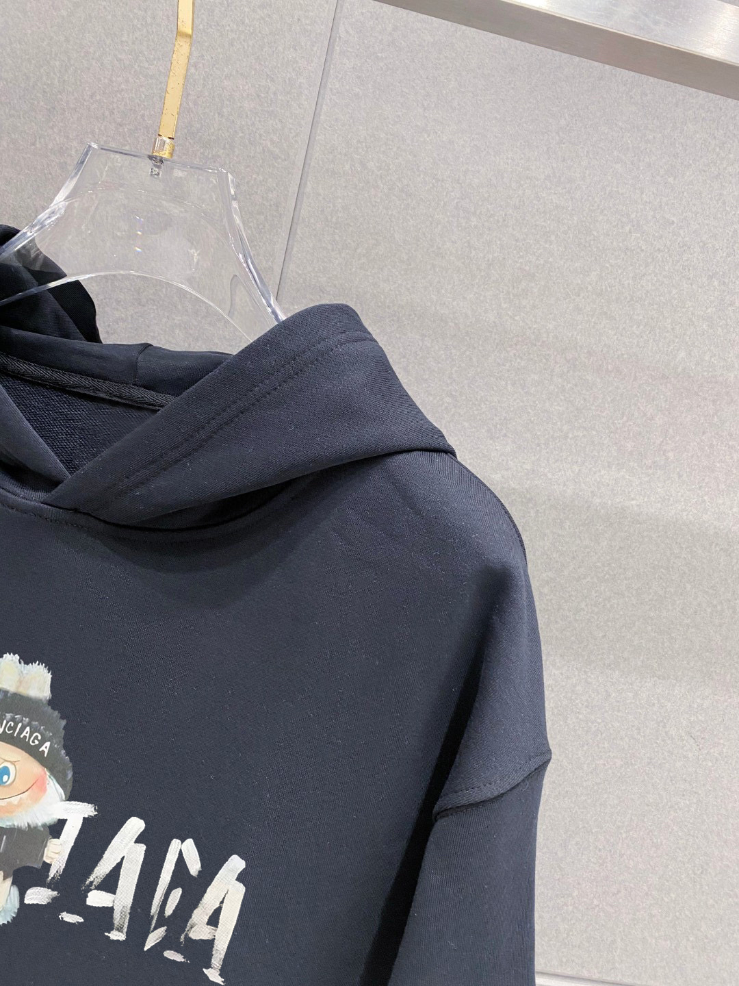 ￼ 拉布布 官网 新款潮牌字母印花双层重工字母图案不管是T桖还是卫衣都是每年的爆款单品 前幅大面积印花采