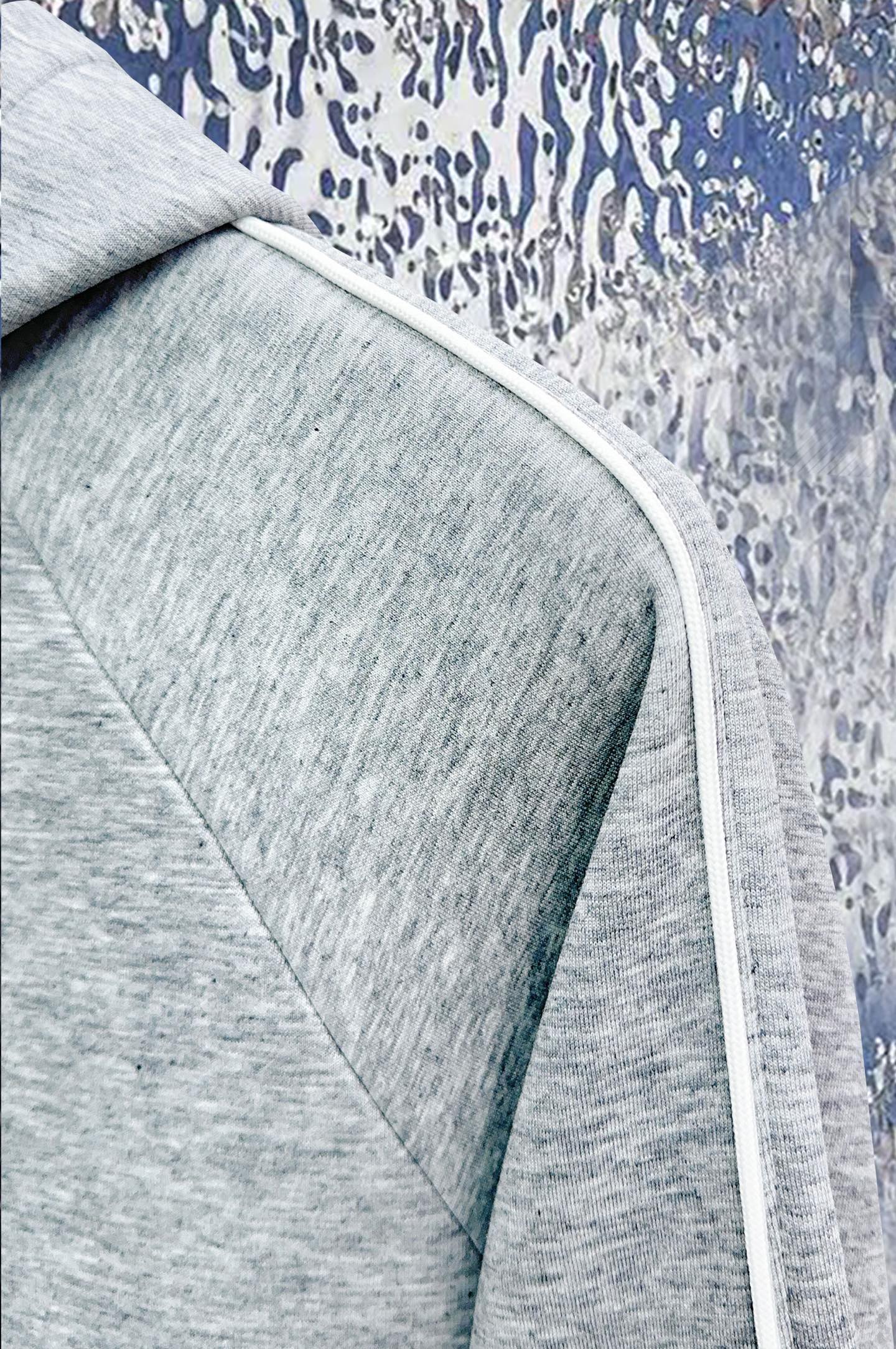 ￼ ￼ ￼ ￼ ￼ ￼ ￼ ￼ ￼ ￼ ￼ 巴黎世家 官网同步发行 胸前印花品牌logo 功能性 机能运