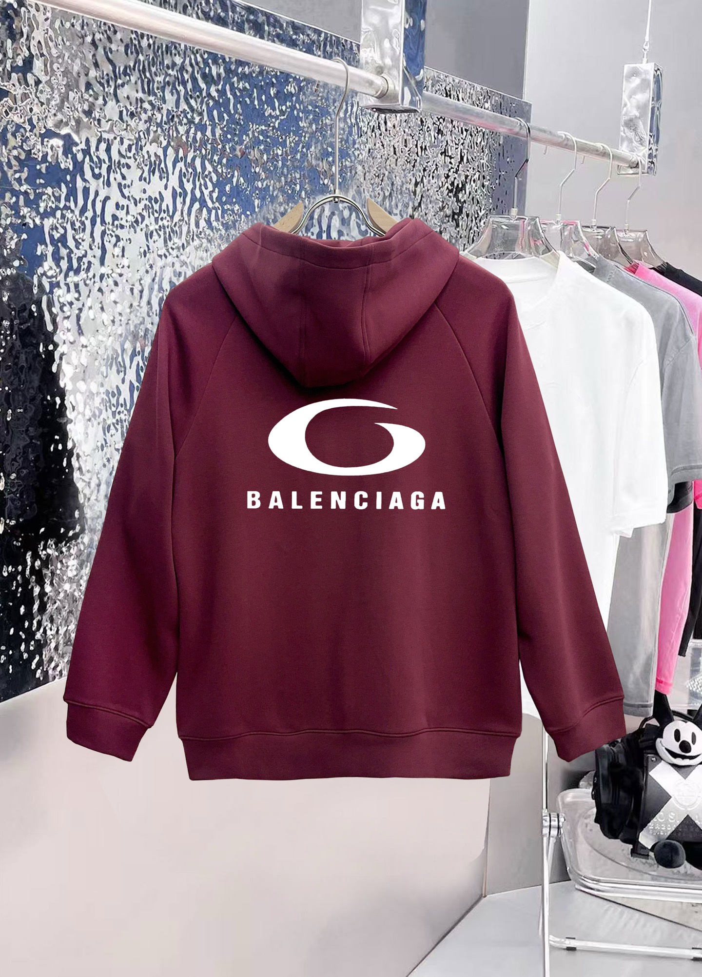 ￼ ￼ ￼ ￼ ￼ ￼ ￼ ￼ ￼ ￼ ￼ 巴黎世家 官网同步发行 胸前印花品牌logo 功能性 机能运