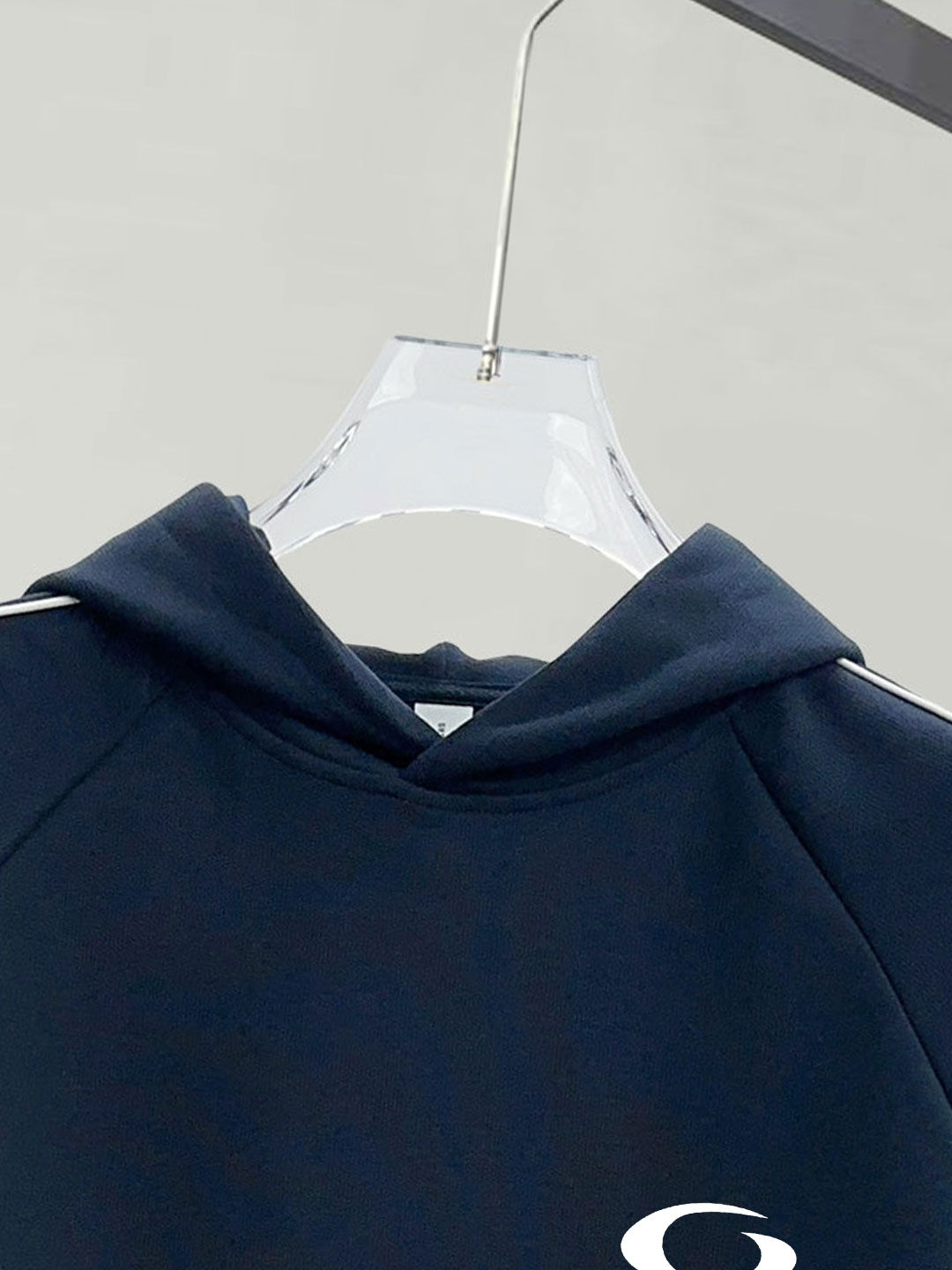 ￼ ￼ ￼ ￼ ￼ ￼ ￼ ￼ ￼ ￼ ￼ 巴黎世家 官网同步发行 胸前印花品牌logo 功能性 机能运