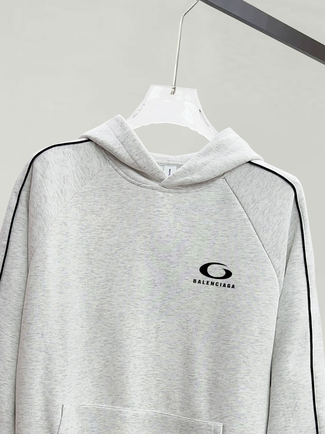 ￼ ￼ ￼ ￼ ￼ ￼ ￼ ￼ ￼ ￼ ￼ 巴黎世家 官网同步发行 胸前印花品牌logo 功能性 机能运