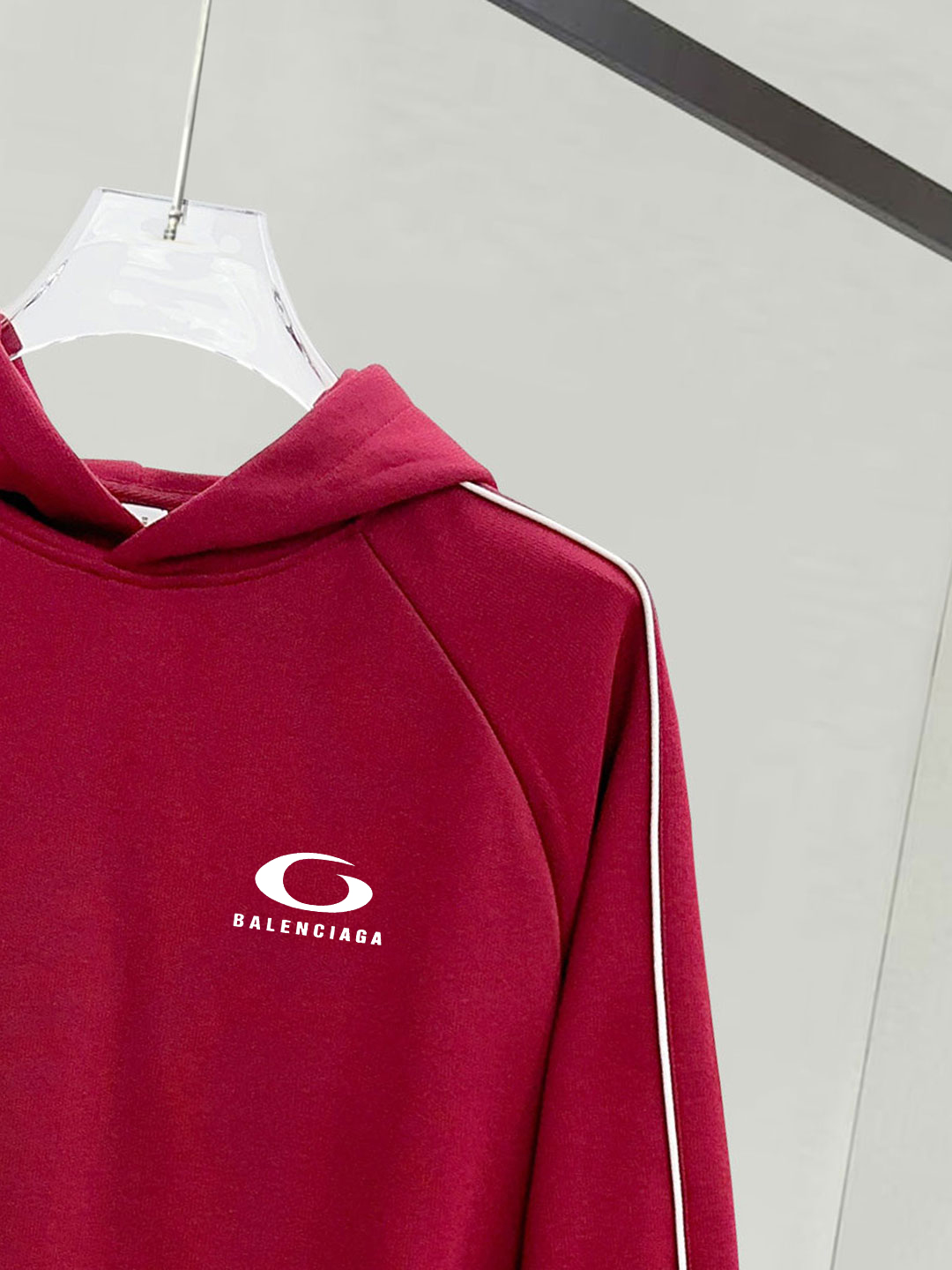 ￼ ￼ ￼ ￼ ￼ ￼ ￼ ￼ ￼ ￼ ￼ 巴黎世家 官网同步发行 胸前印花品牌logo 功能性 机能运