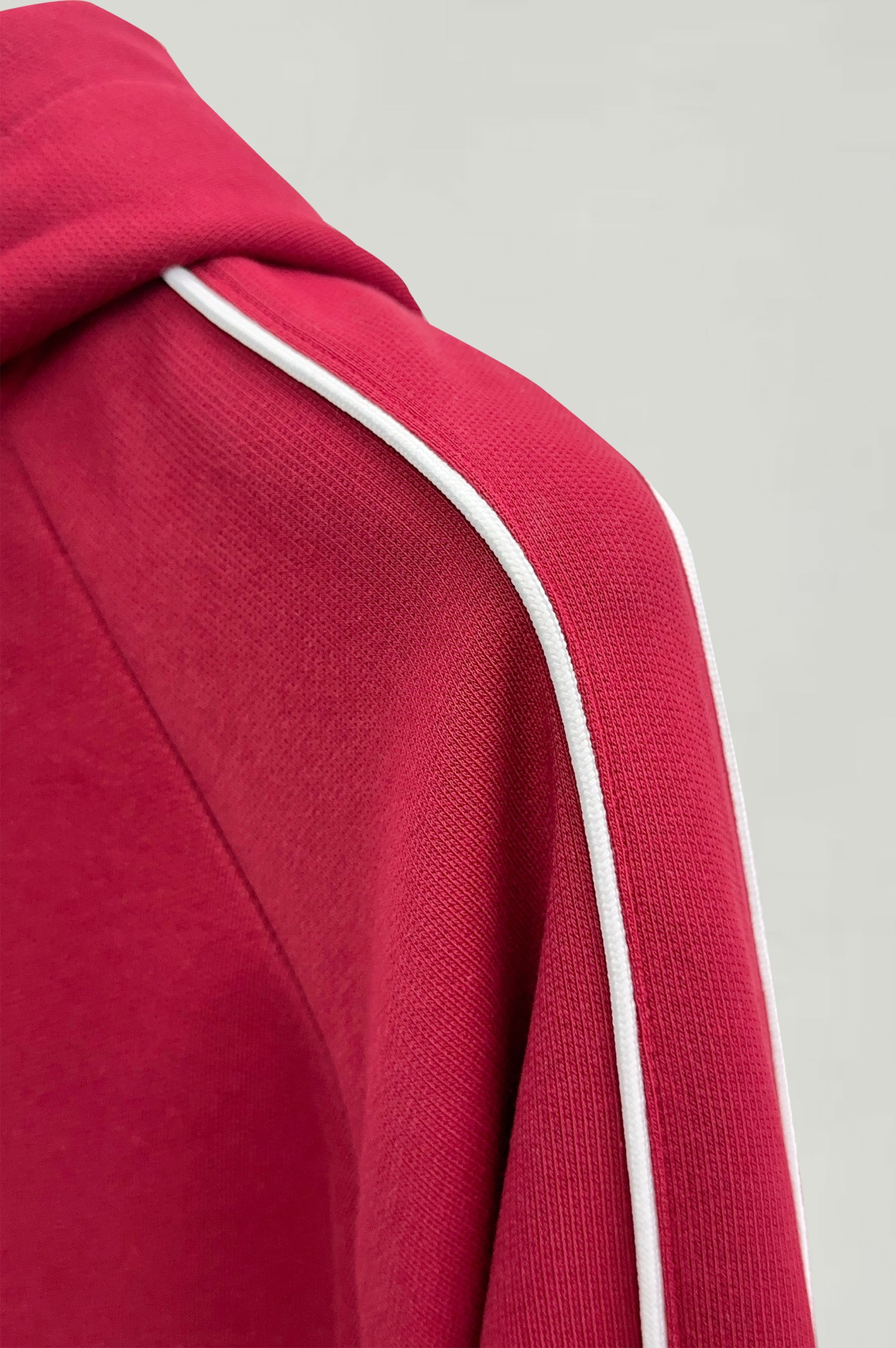 ￼ ￼ ￼ ￼ ￼ ￼ ￼ ￼ ￼ ￼ ￼ 巴黎世家 官网同步发行 胸前印花品牌logo 功能性 机能运