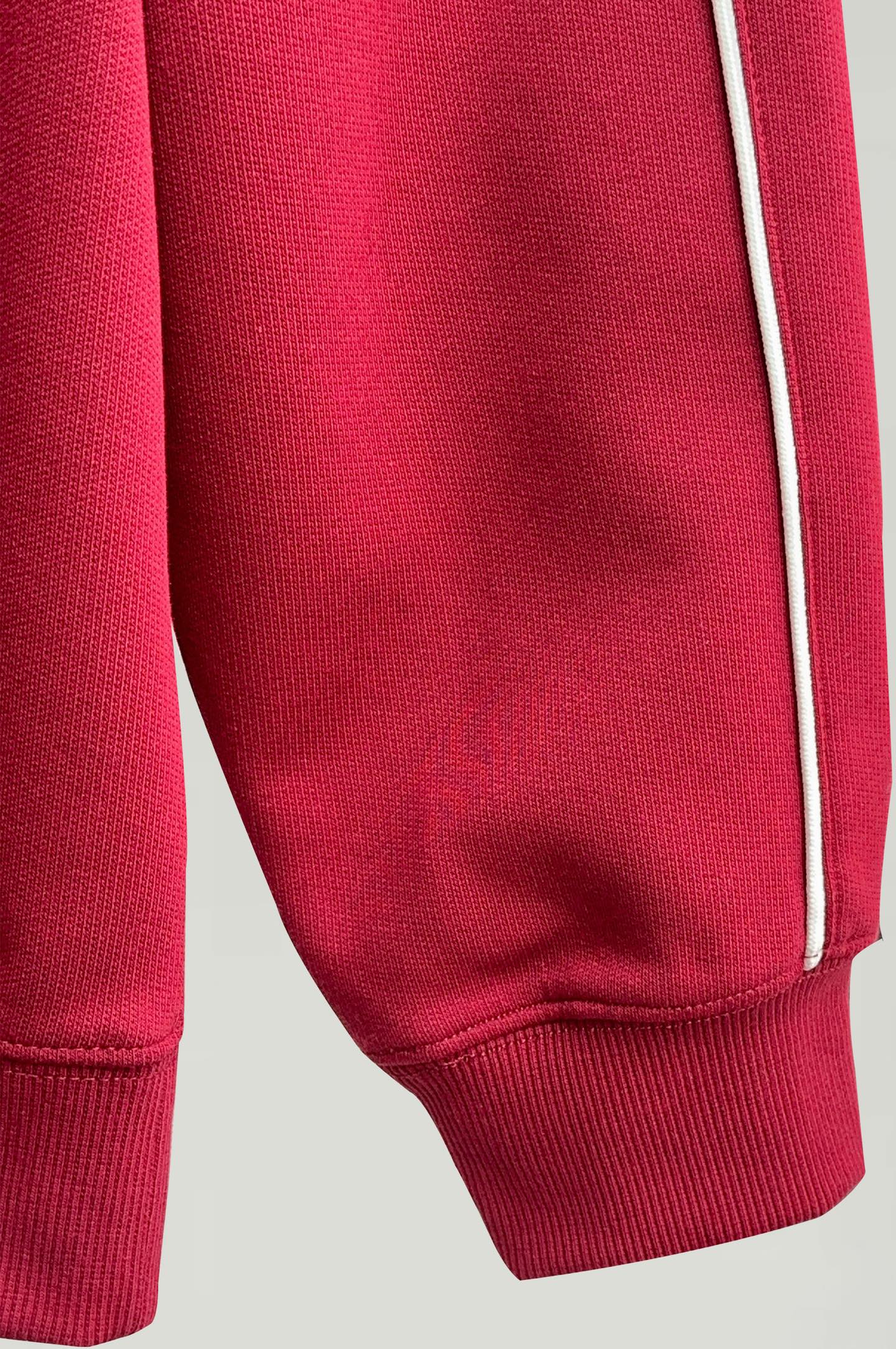 ￼ ￼ ￼ ￼ ￼ ￼ ￼ ￼ ￼ ￼ ￼ 巴黎世家 官网同步发行 胸前印花品牌logo 功能性 机能运