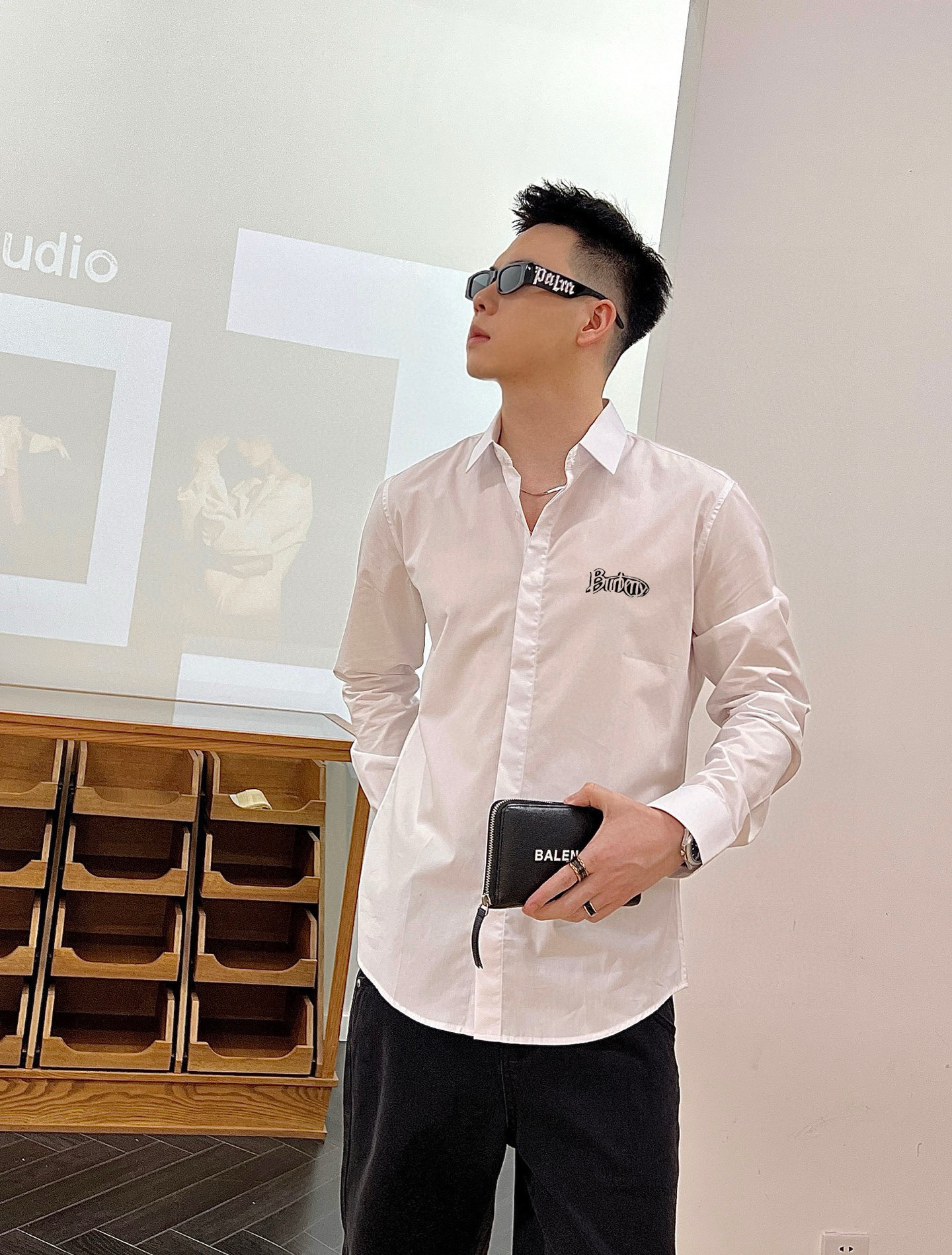 ￼ ￼ ￼ ￼ 巴宝莉 专柜最新款男士必备款长袖衬衫，100%天然棉，舒服透气，原单狠货，原版面料，柔软