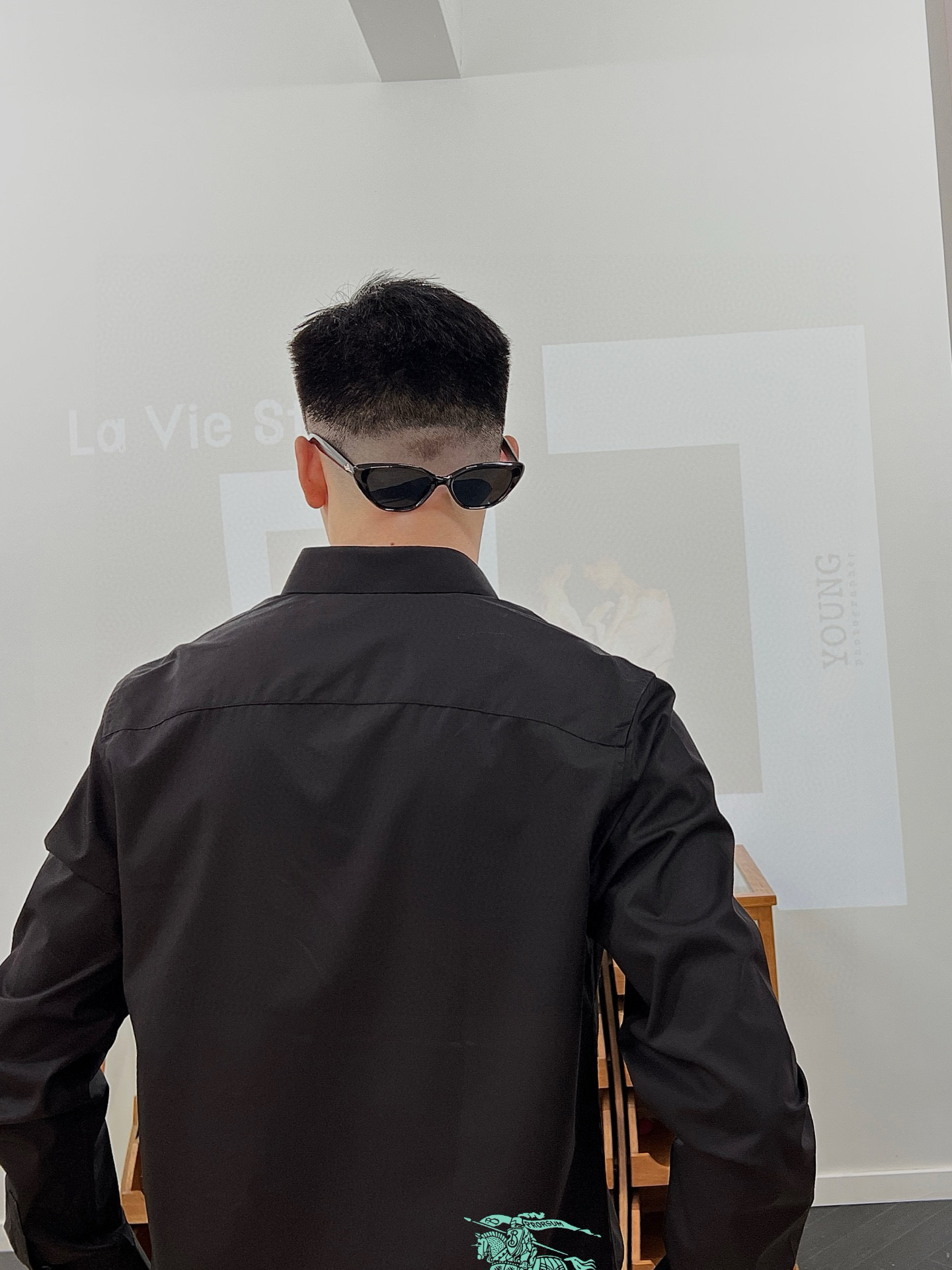 ￼ ￼ ￼ ￼ 巴宝莉 专柜最新款男士必备款长袖衬衫，100%天然棉，舒服透气，原单狠货，原版面料，柔软